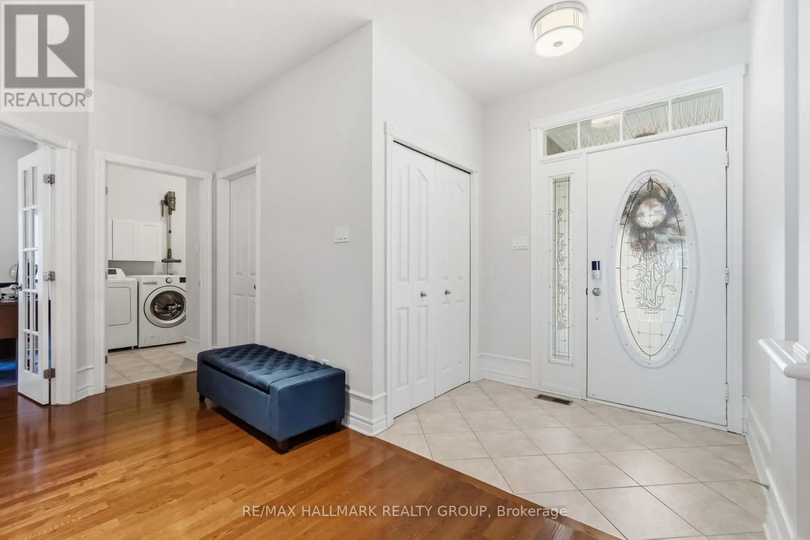 212 JANET WAY