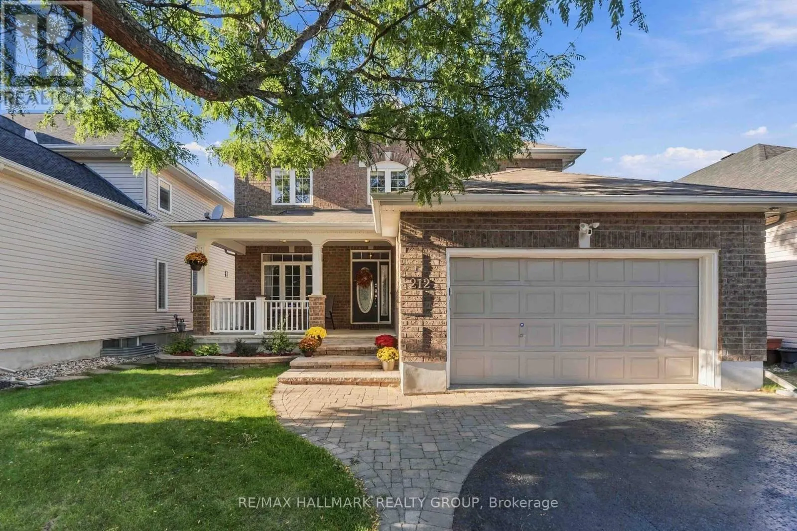 212 JANET WAY