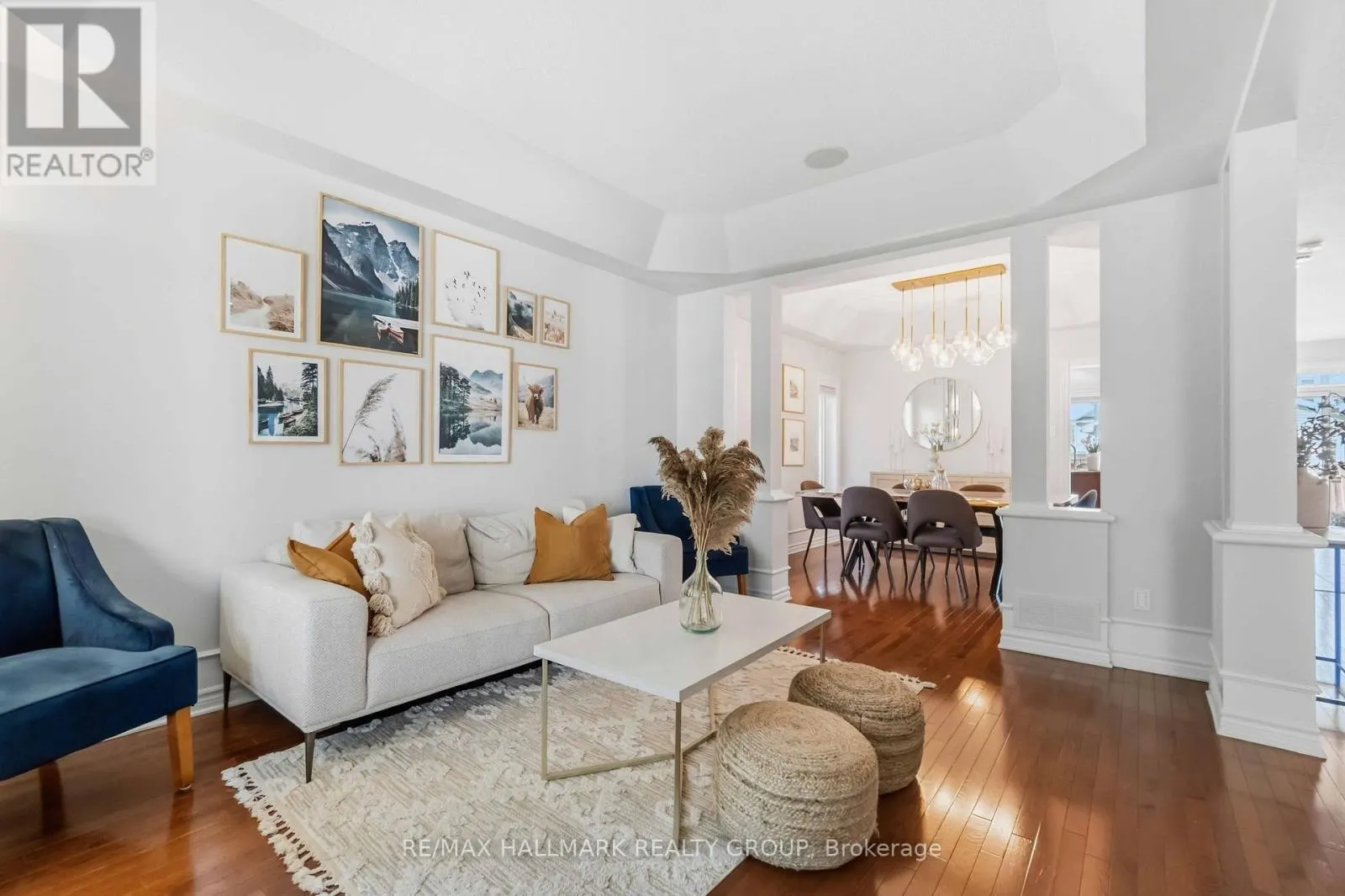 212 JANET WAY