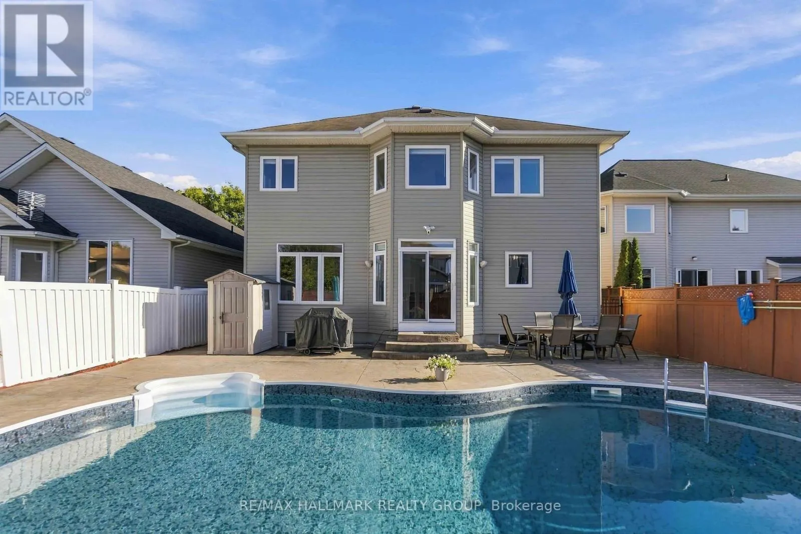 212 JANET WAY
