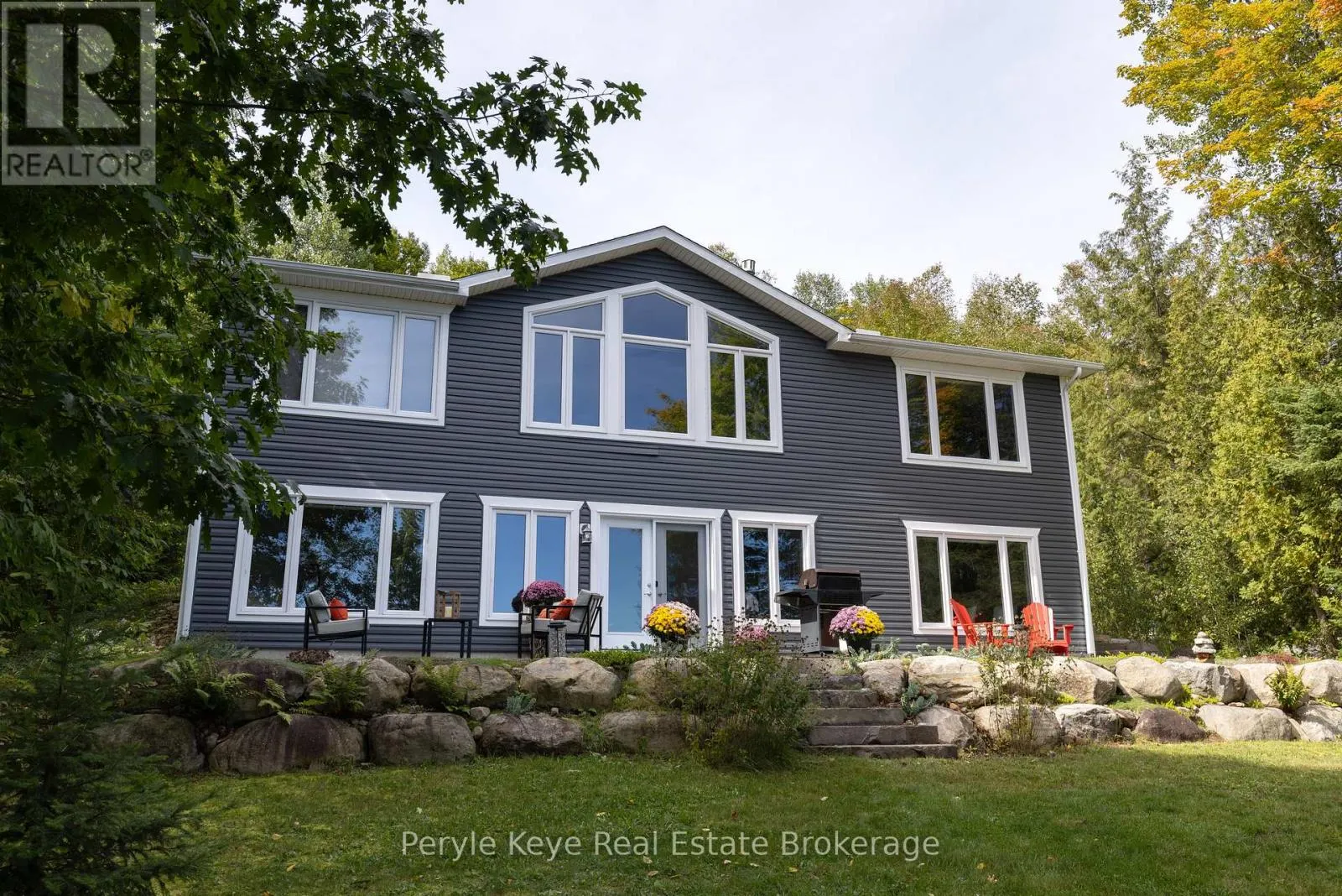1054 INAWENDAWIN ROAD