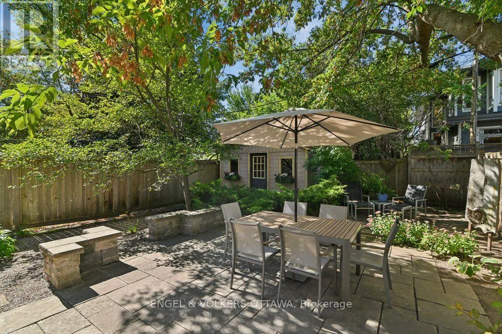 390 WINSTON AVENUE