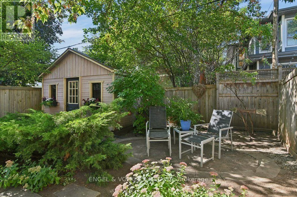 390 WINSTON AVENUE