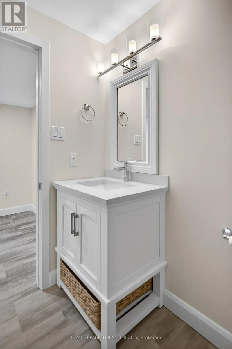 48 COTTONWOOD DRIVE