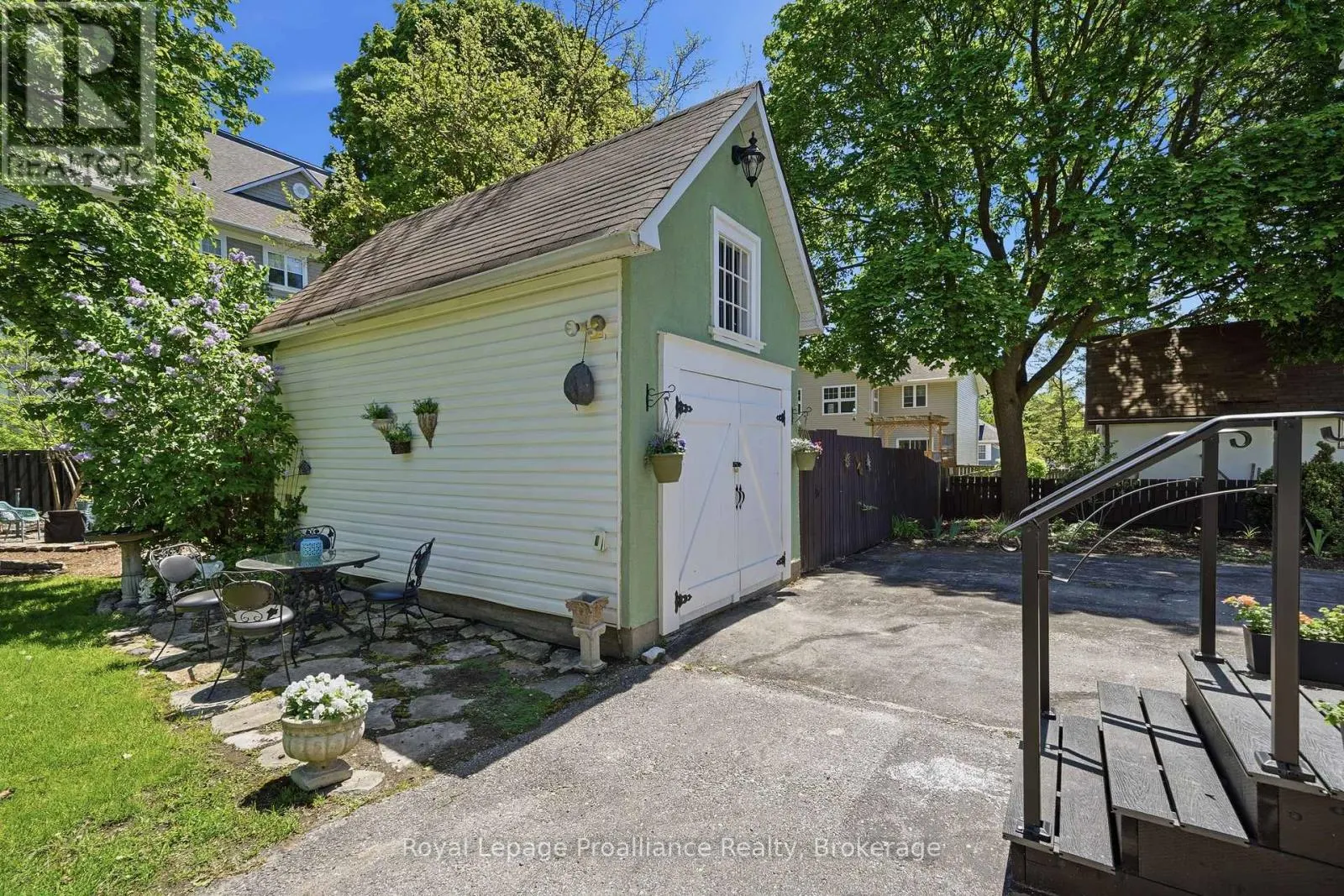 195 MACLELLAN AVENUE