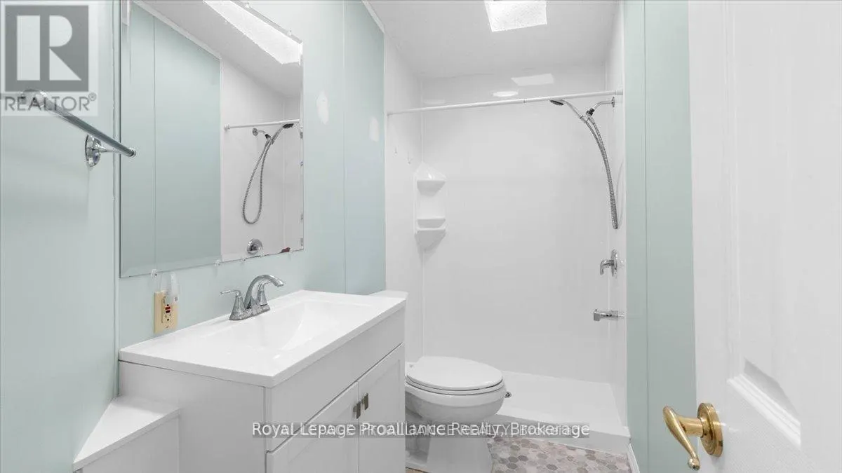 18 - 311 DUNDAS STREET E #18