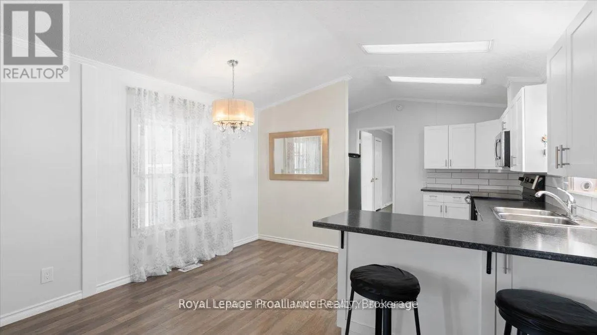 18 - 311 DUNDAS STREET E #18