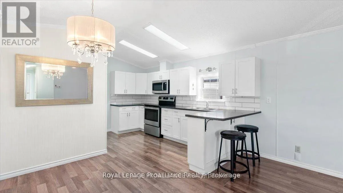 18 - 311 DUNDAS STREET E #18