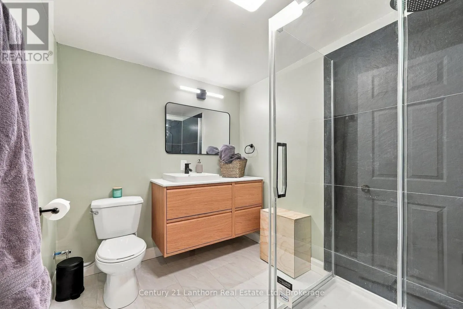 706 WILLIS STREET