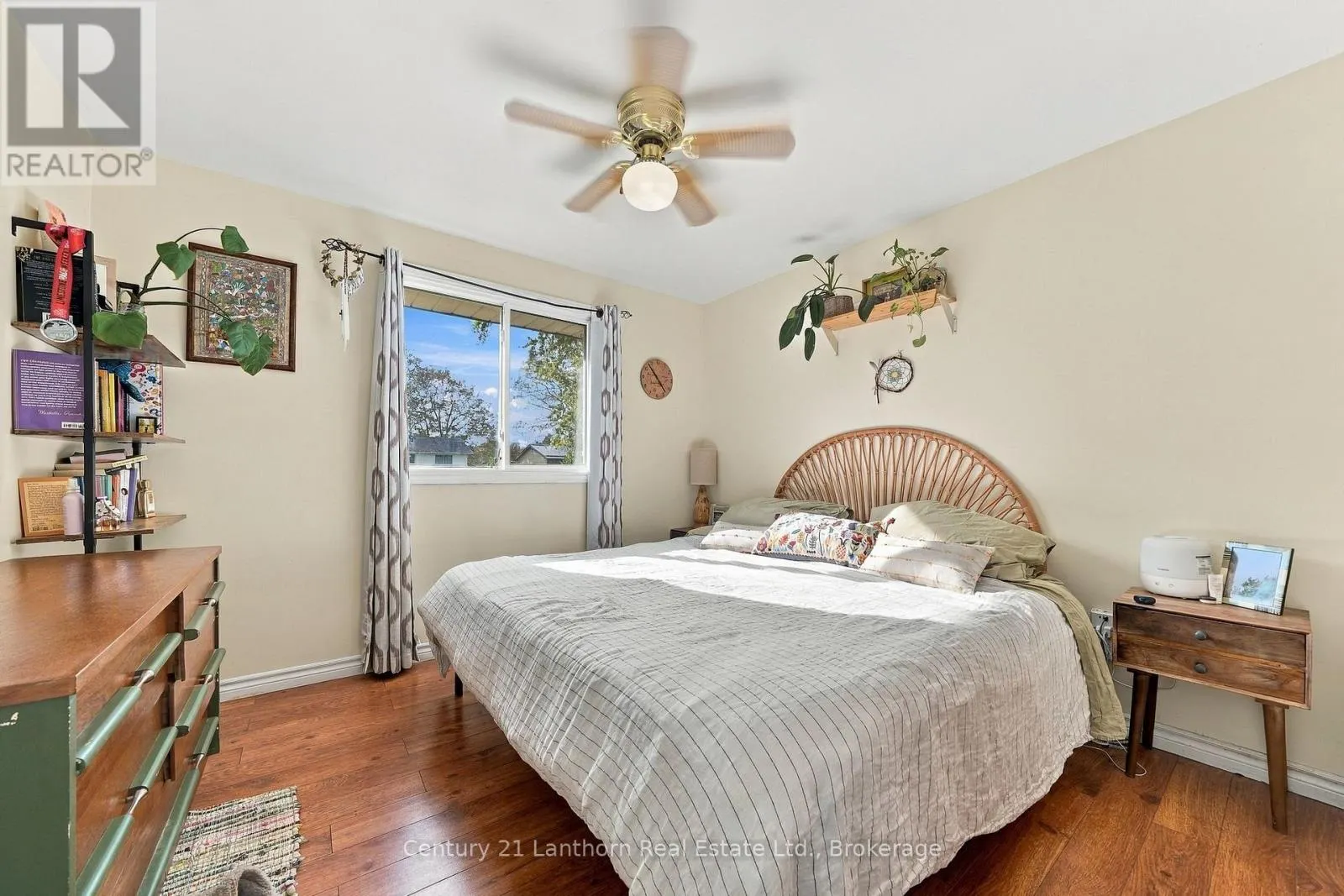 706 WILLIS STREET