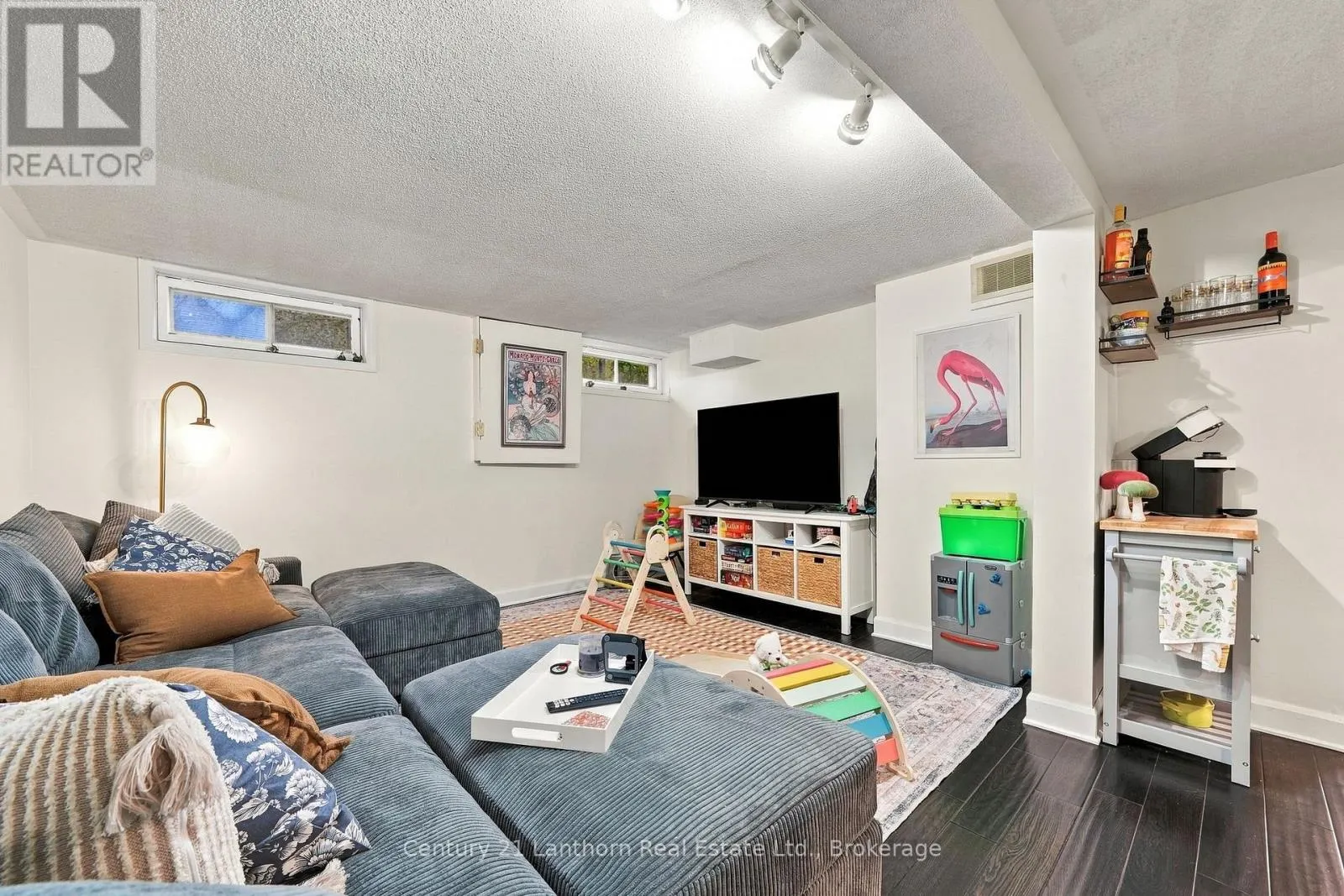706 WILLIS STREET