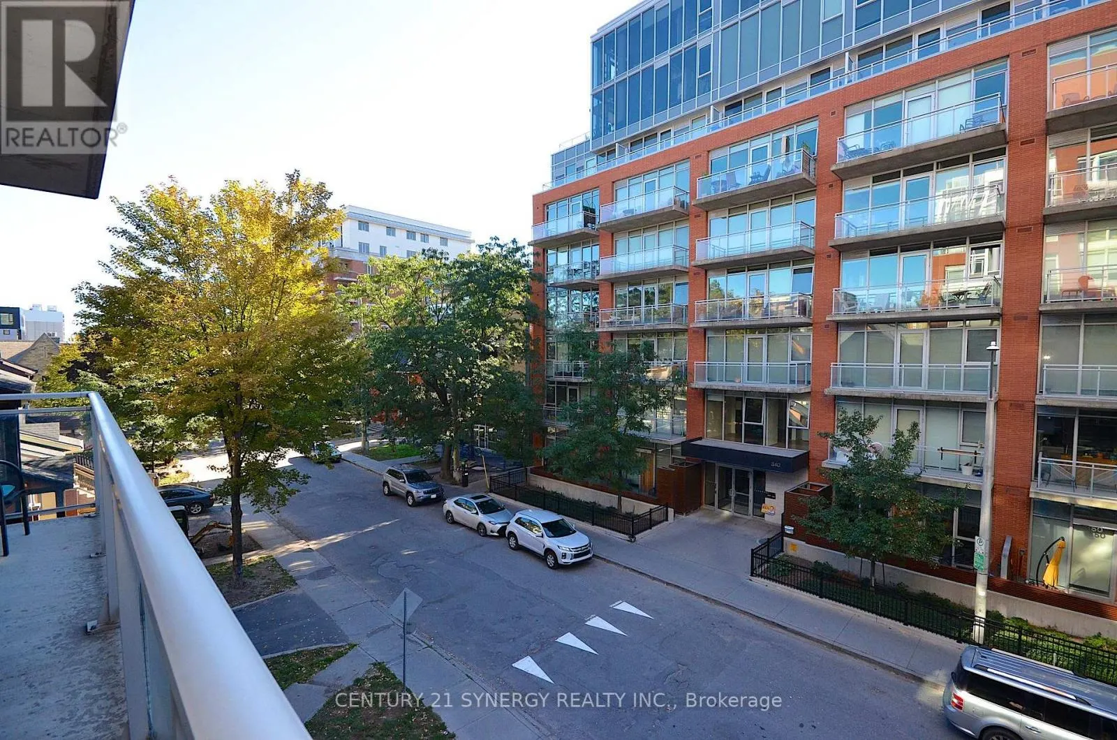 213 - 354 GLADSTONE AVENUE
