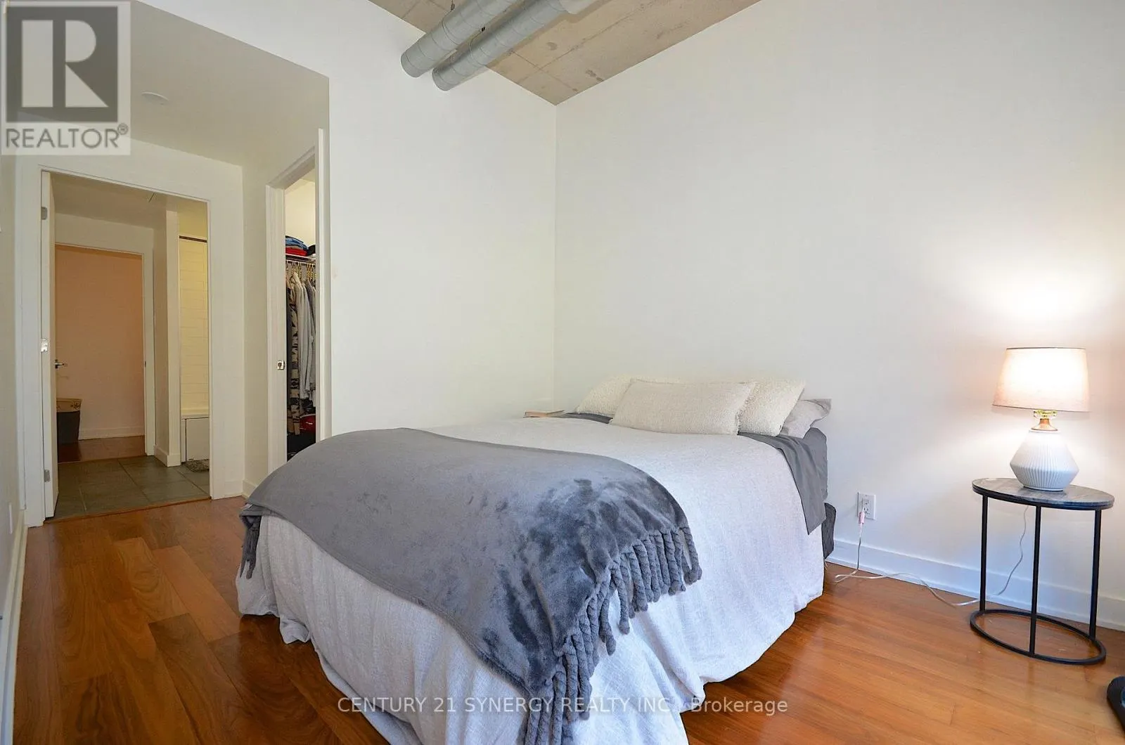 213 - 354 GLADSTONE AVENUE