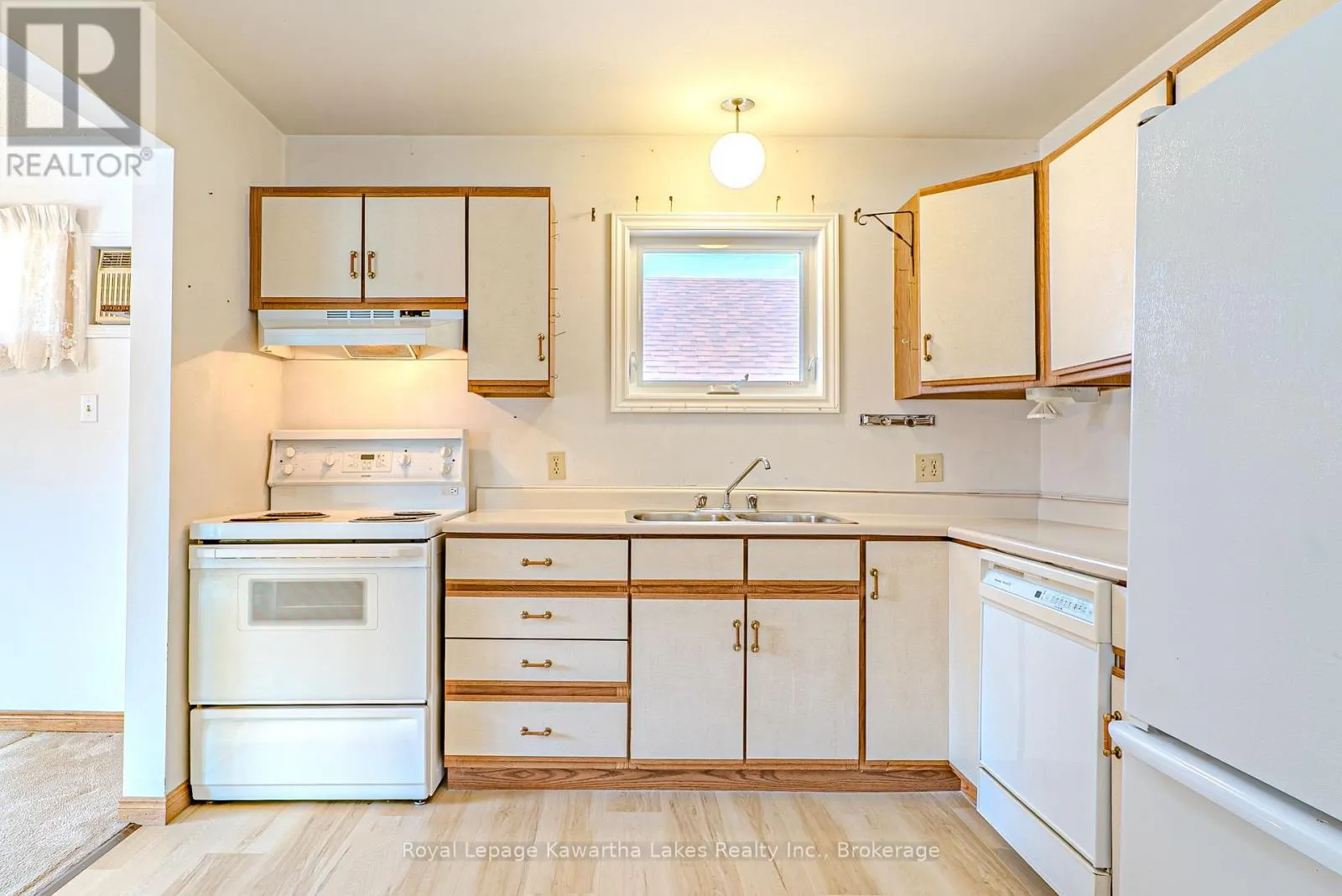 182 COLBORNE STREET W