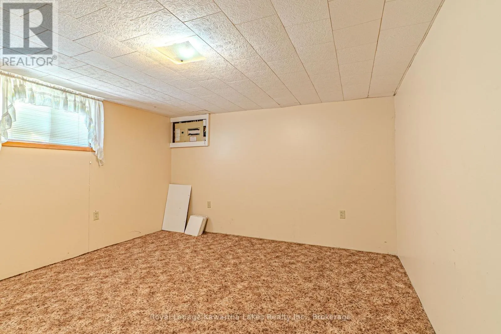 182 COLBORNE STREET W