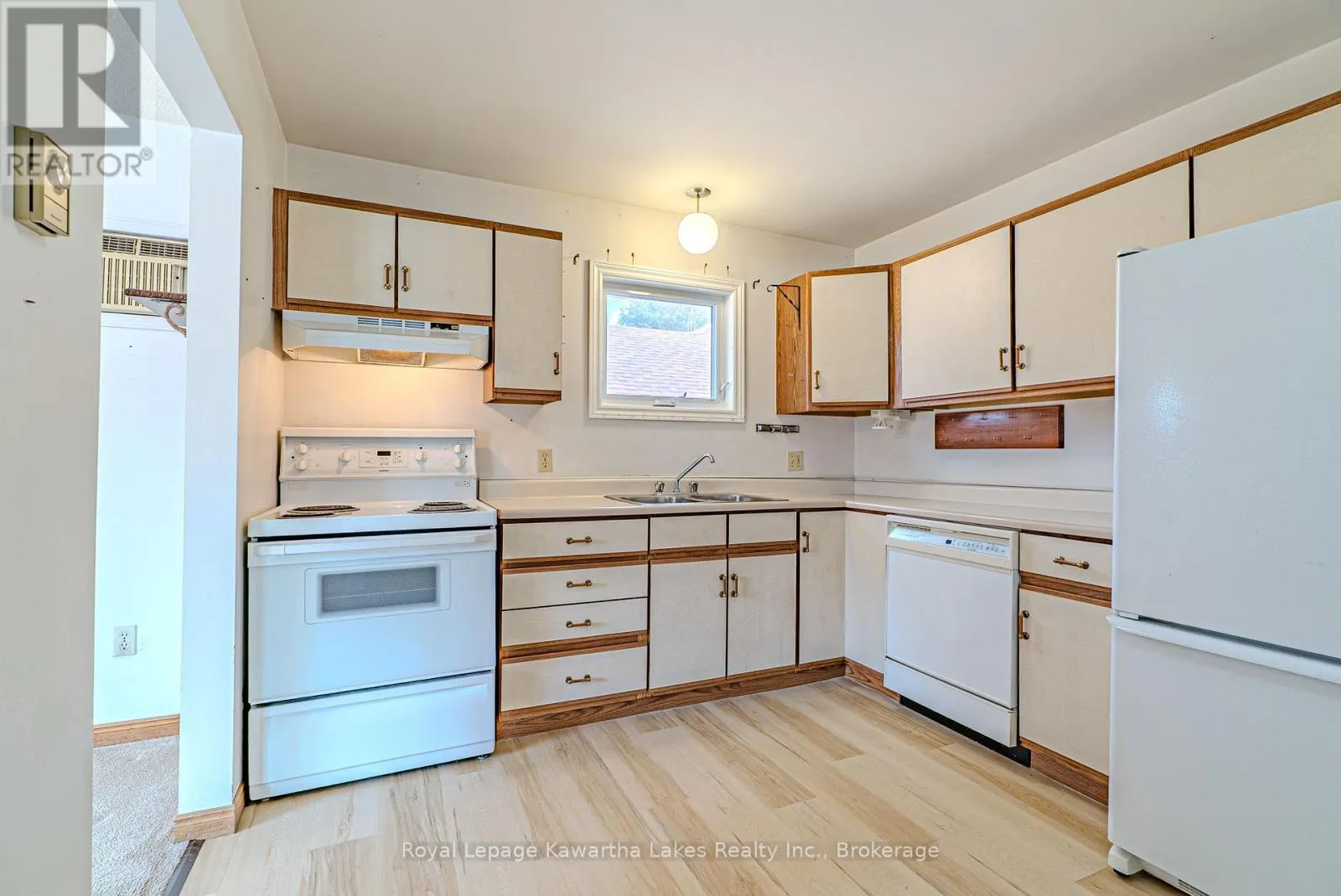 182 COLBORNE STREET W