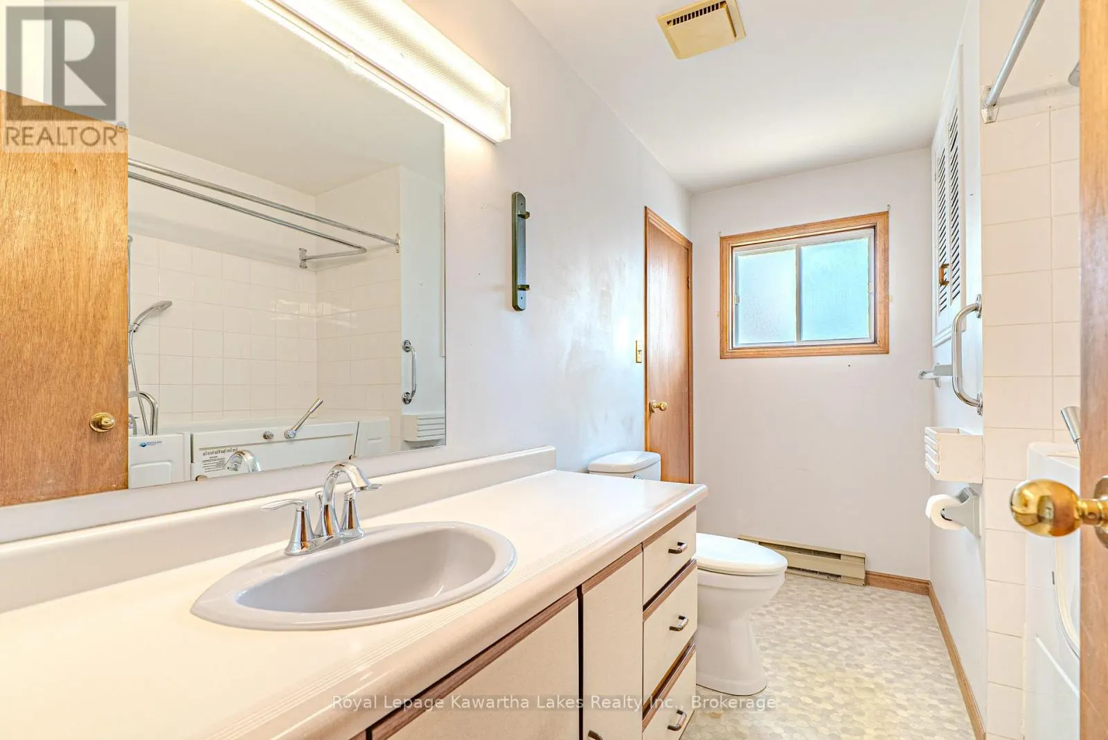 182 COLBORNE STREET W