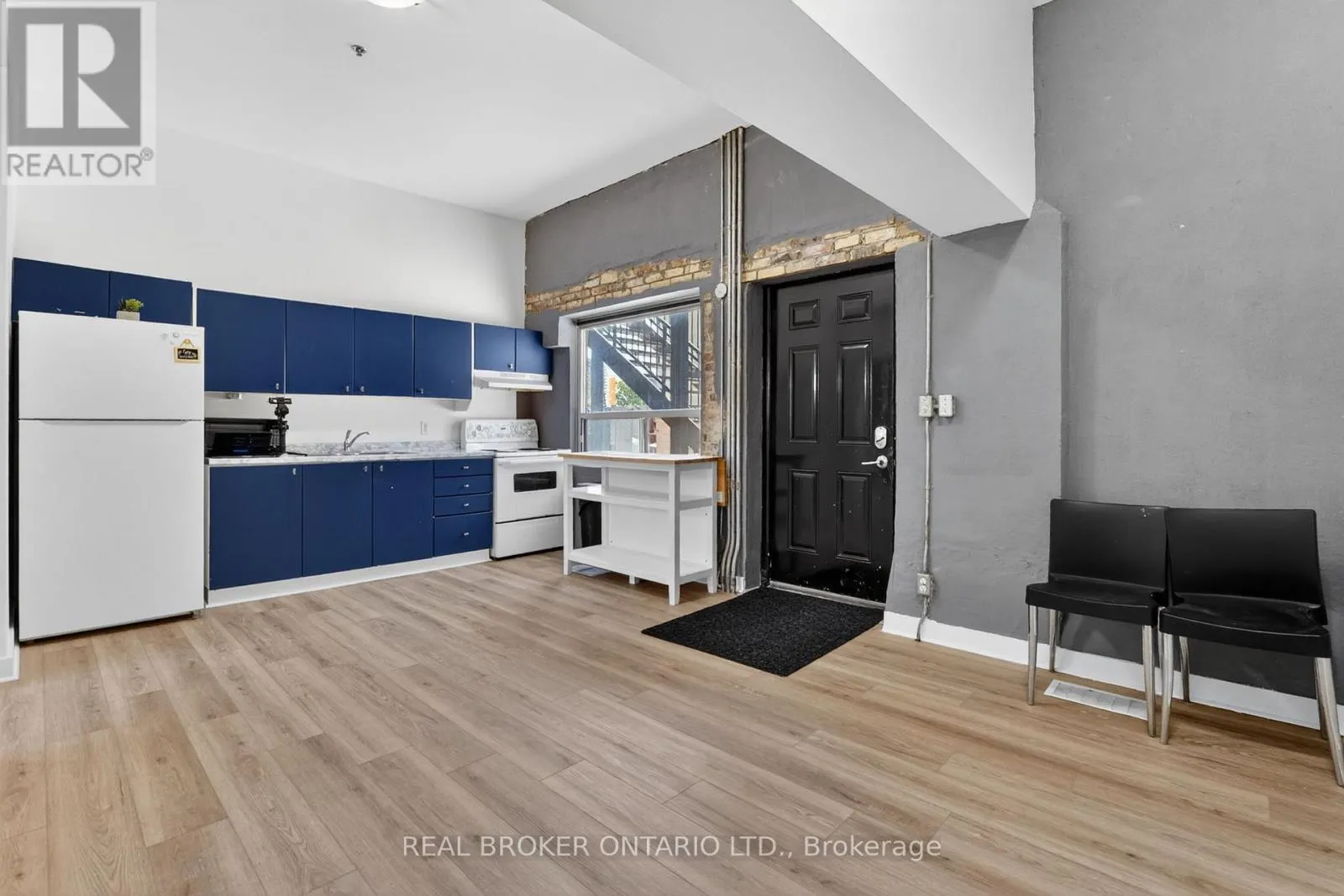 9 - 12 BRIDGEPORT ROAD E