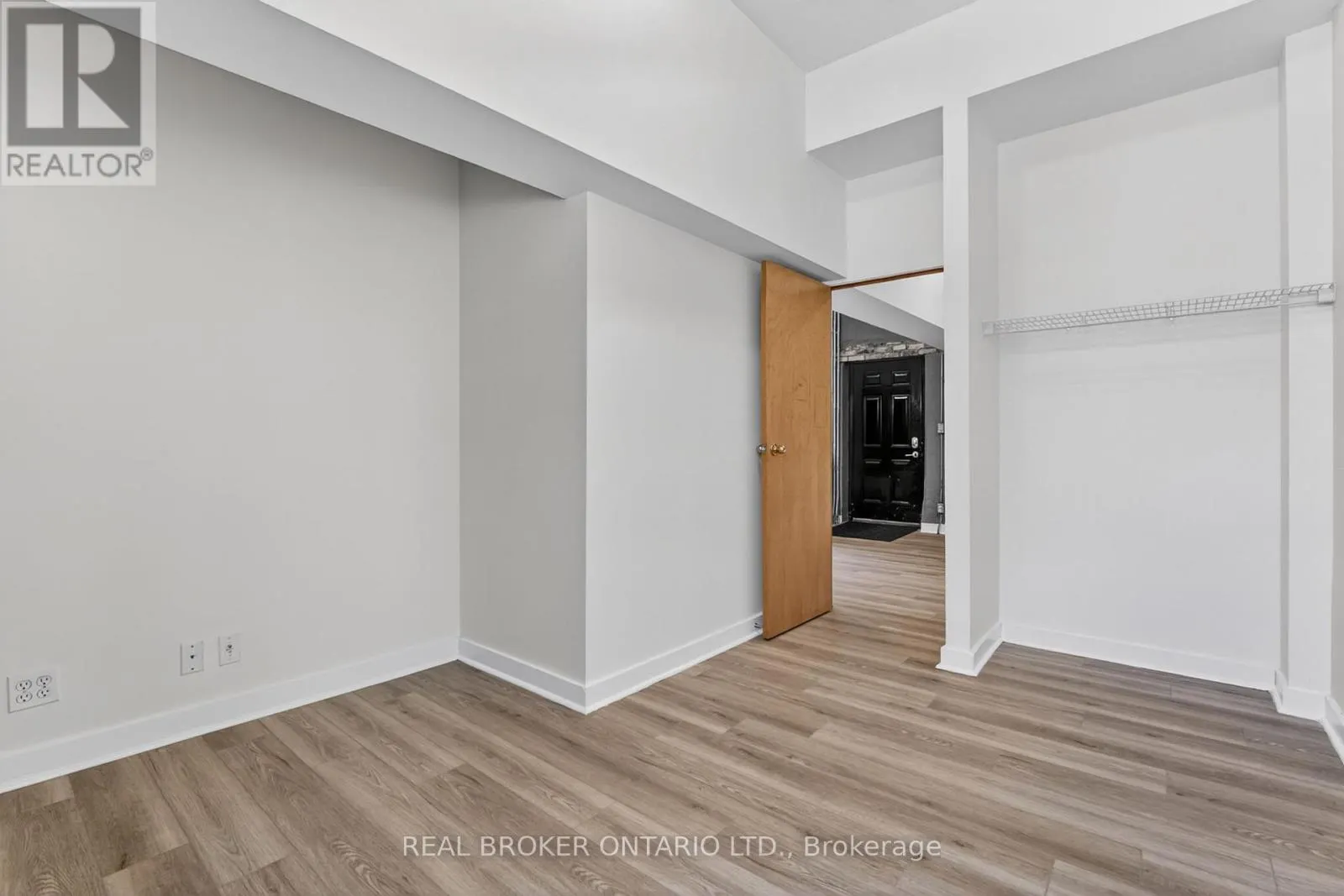 9 - 12 BRIDGEPORT ROAD E