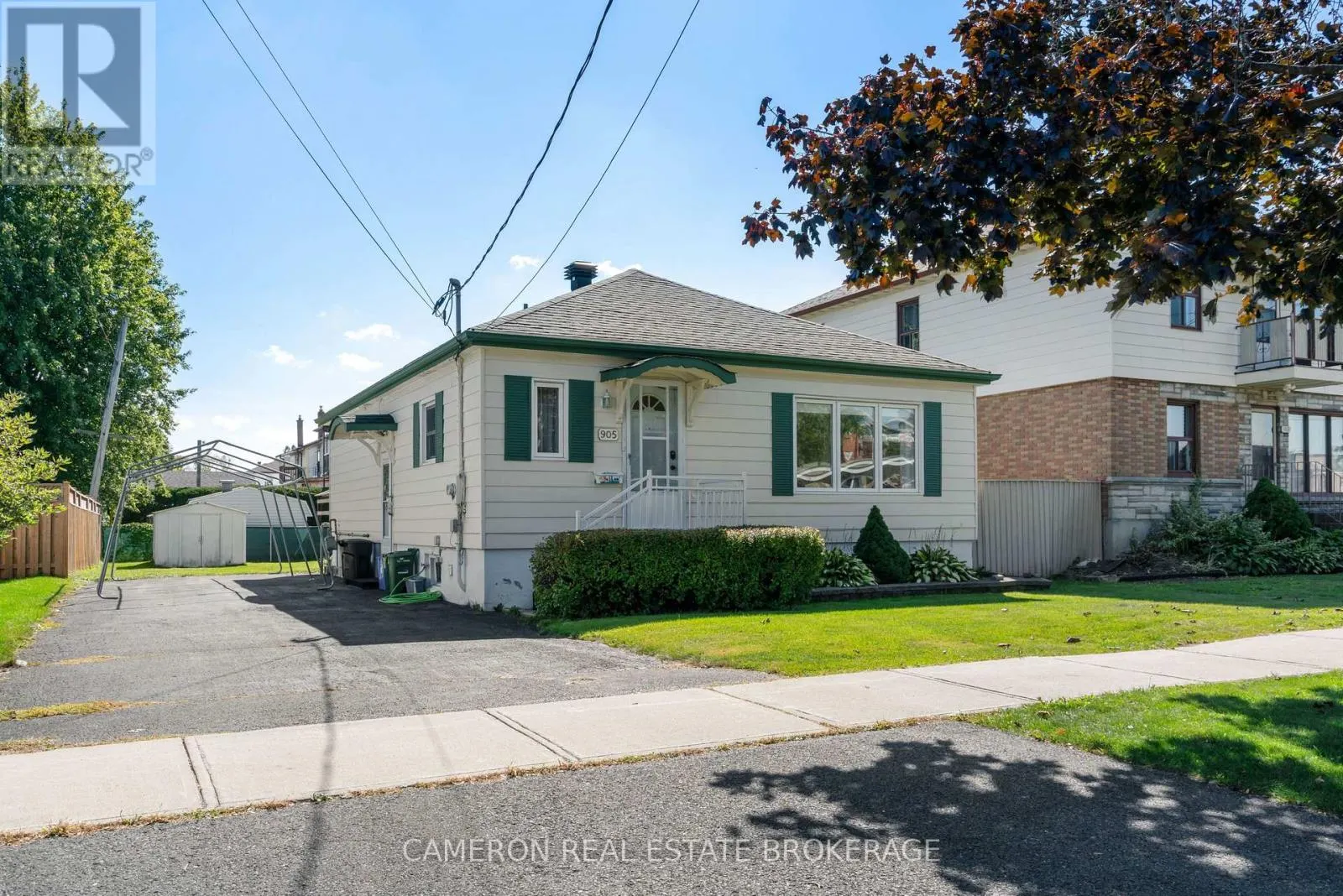 905 THIRD STREET E