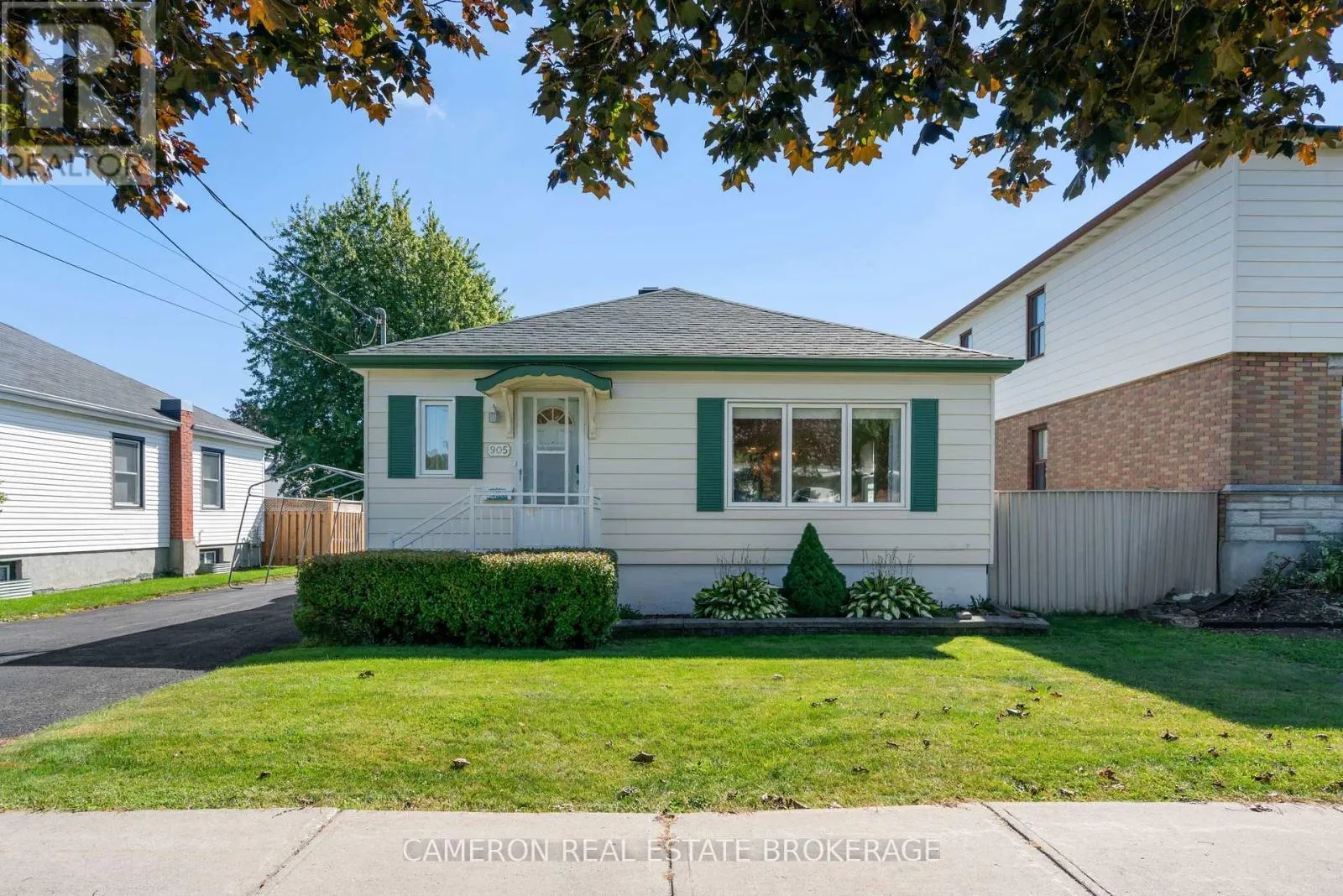 905 THIRD STREET E
