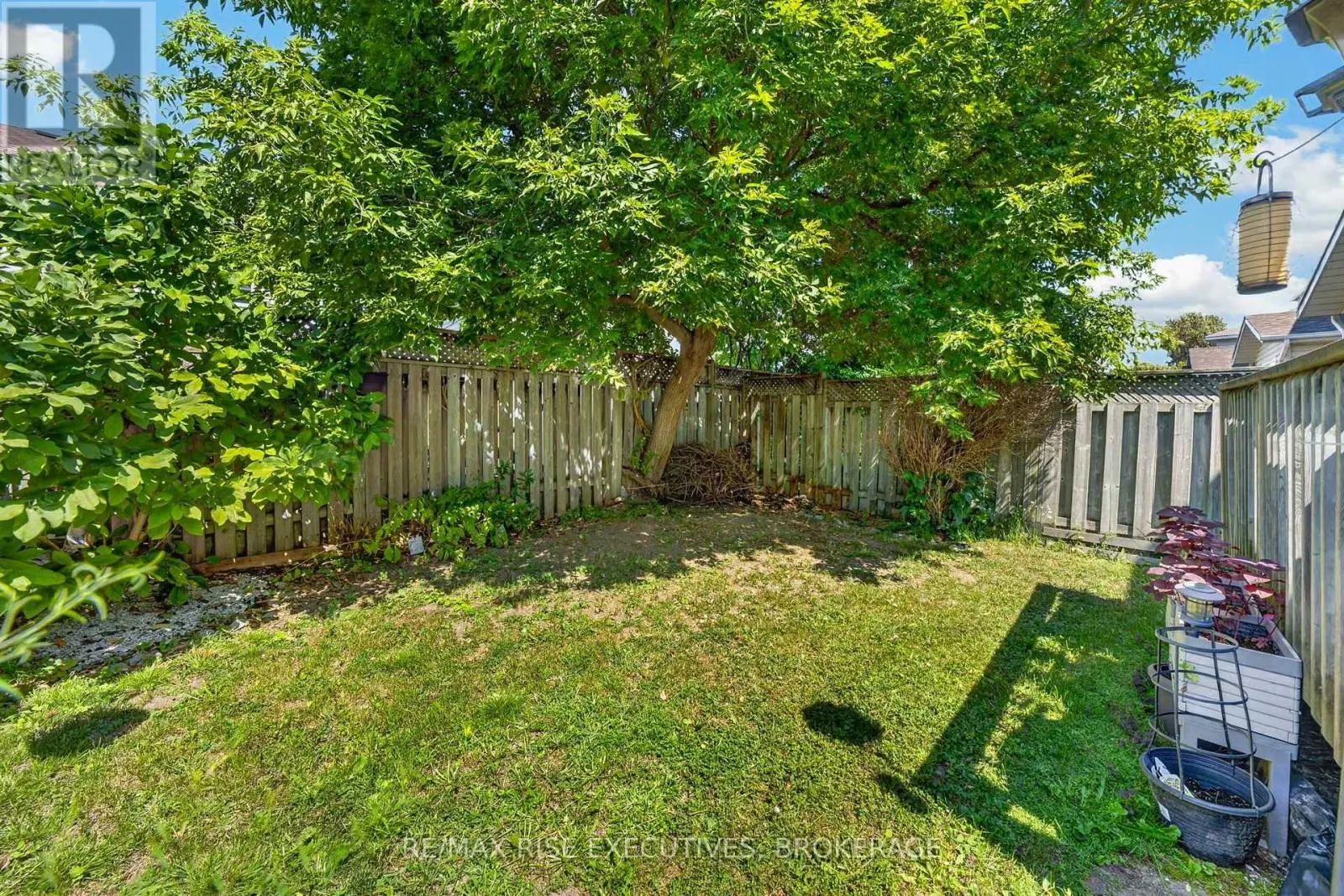 254 ELLESMEER AVENUE