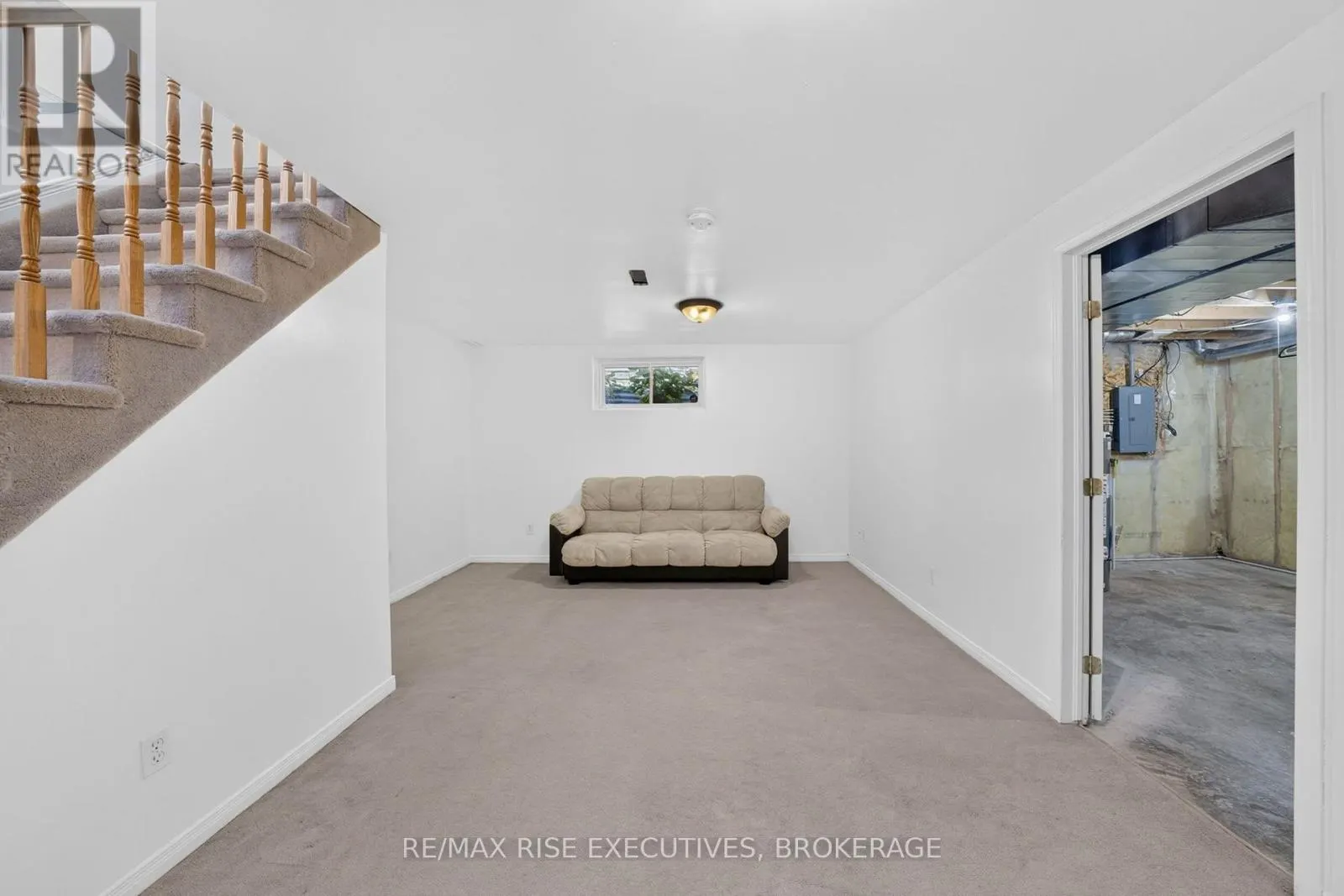 254 ELLESMEER AVENUE