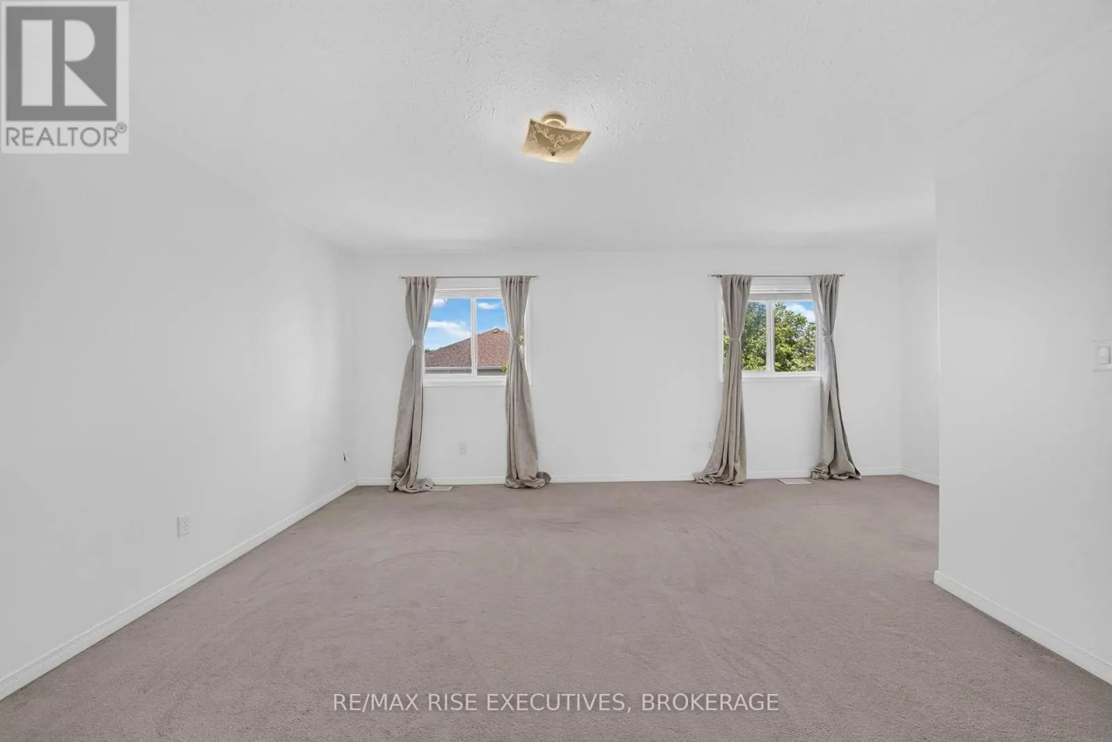 254 ELLESMEER AVENUE