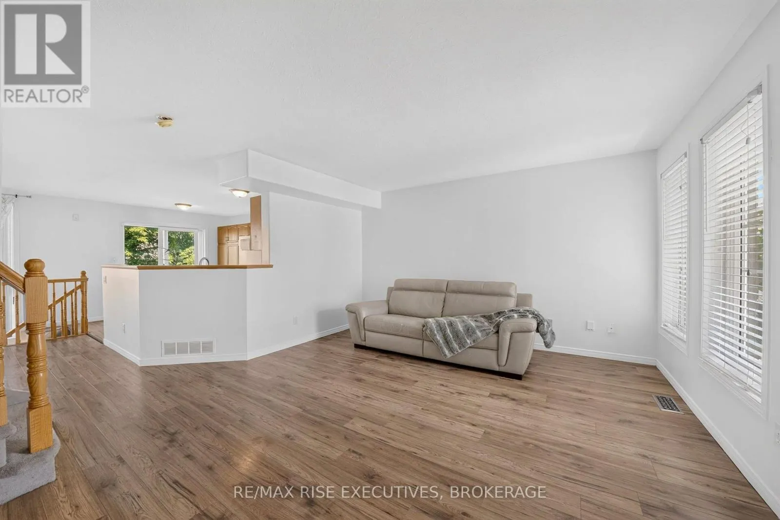 254 ELLESMEER AVENUE