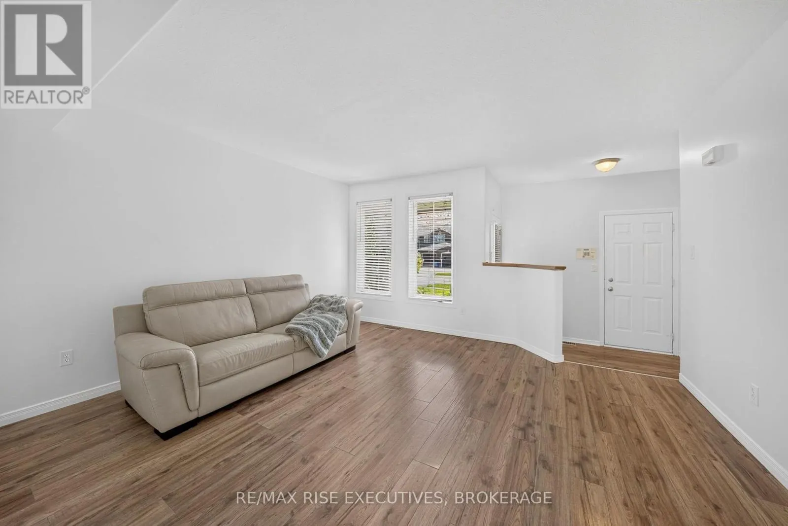 254 ELLESMEER AVENUE