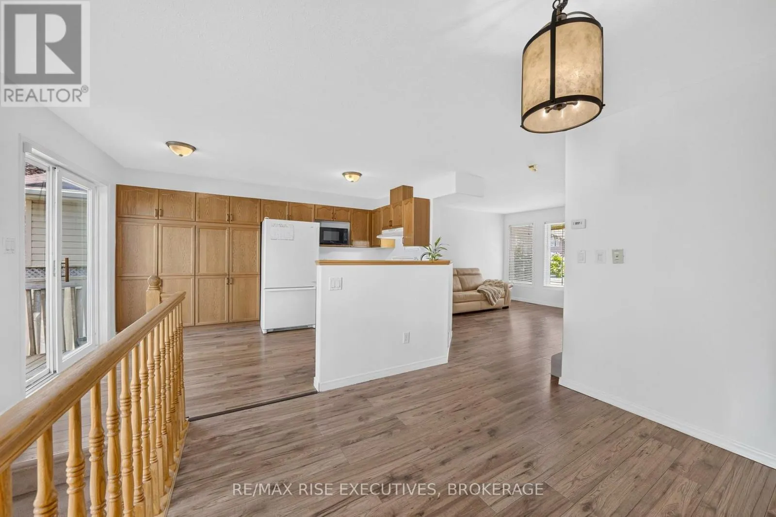 254 ELLESMEER AVENUE