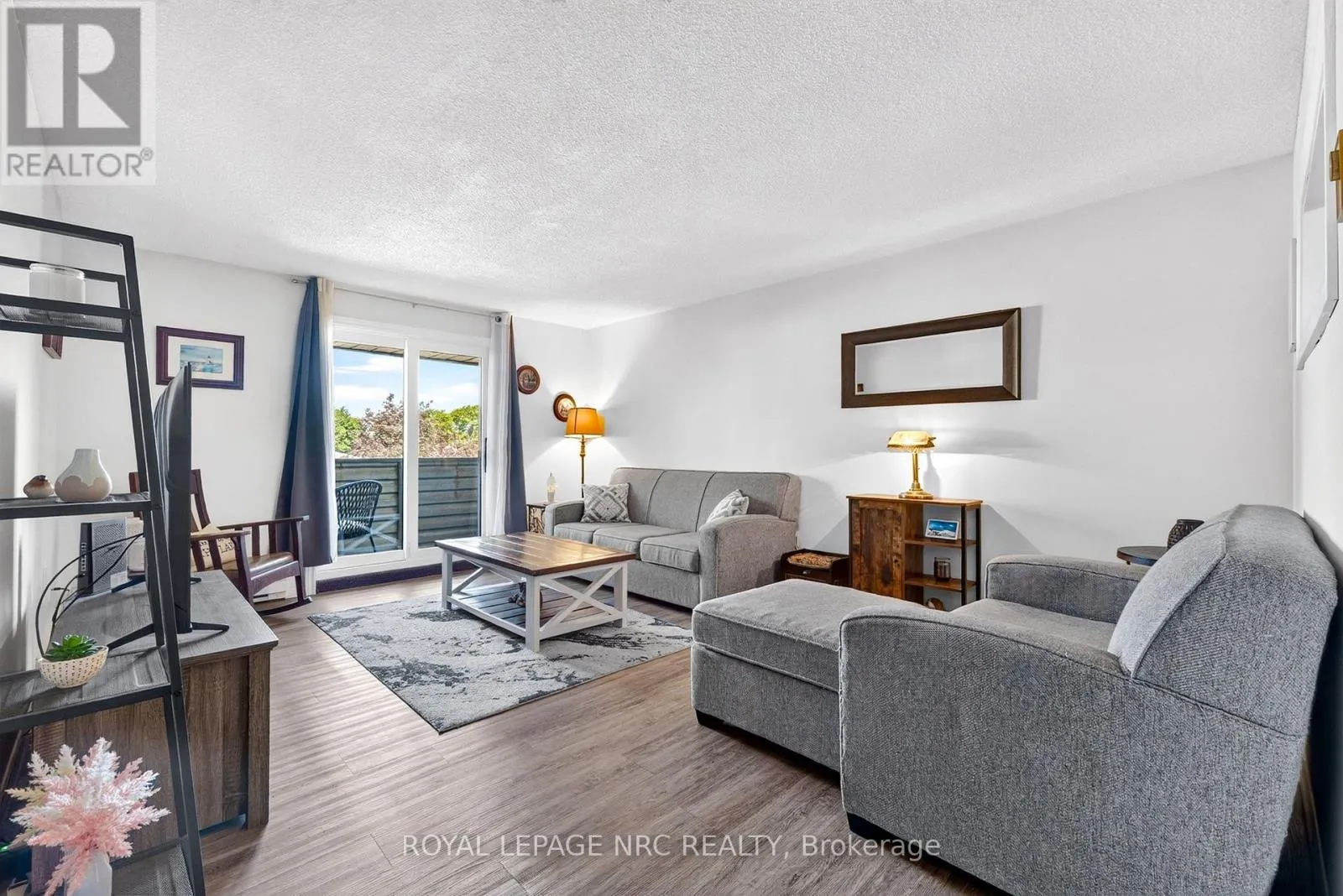 327 - 72 MAIN STREET E #327