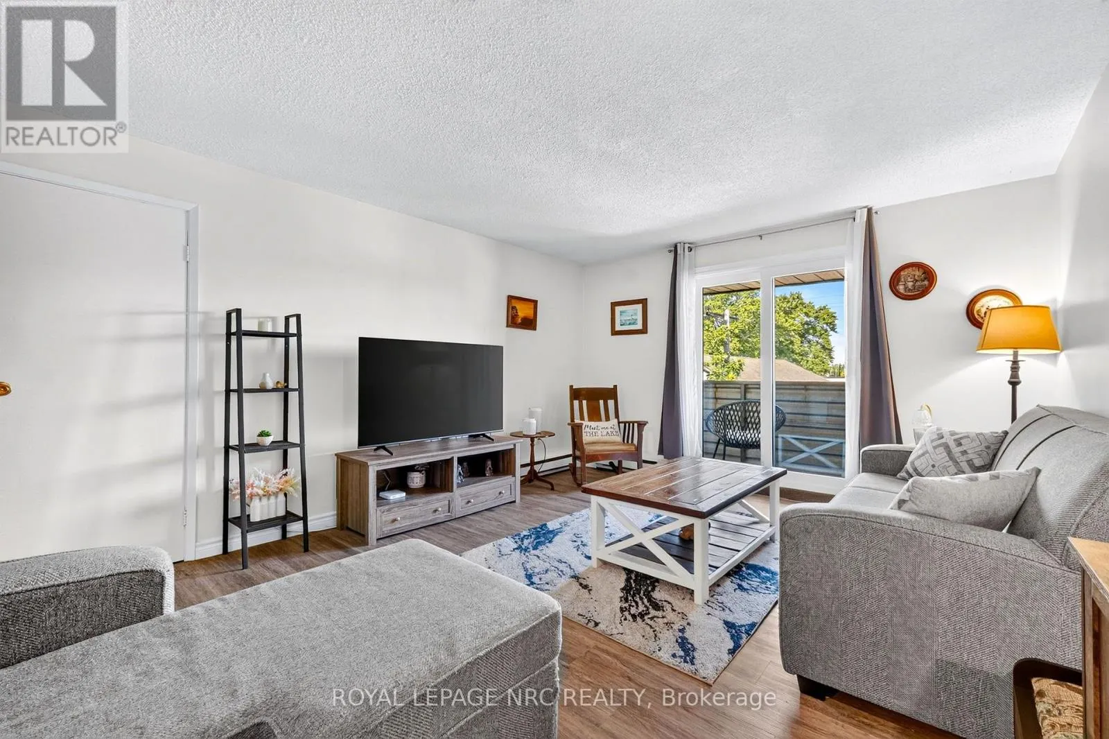 327 - 72 MAIN STREET E #327