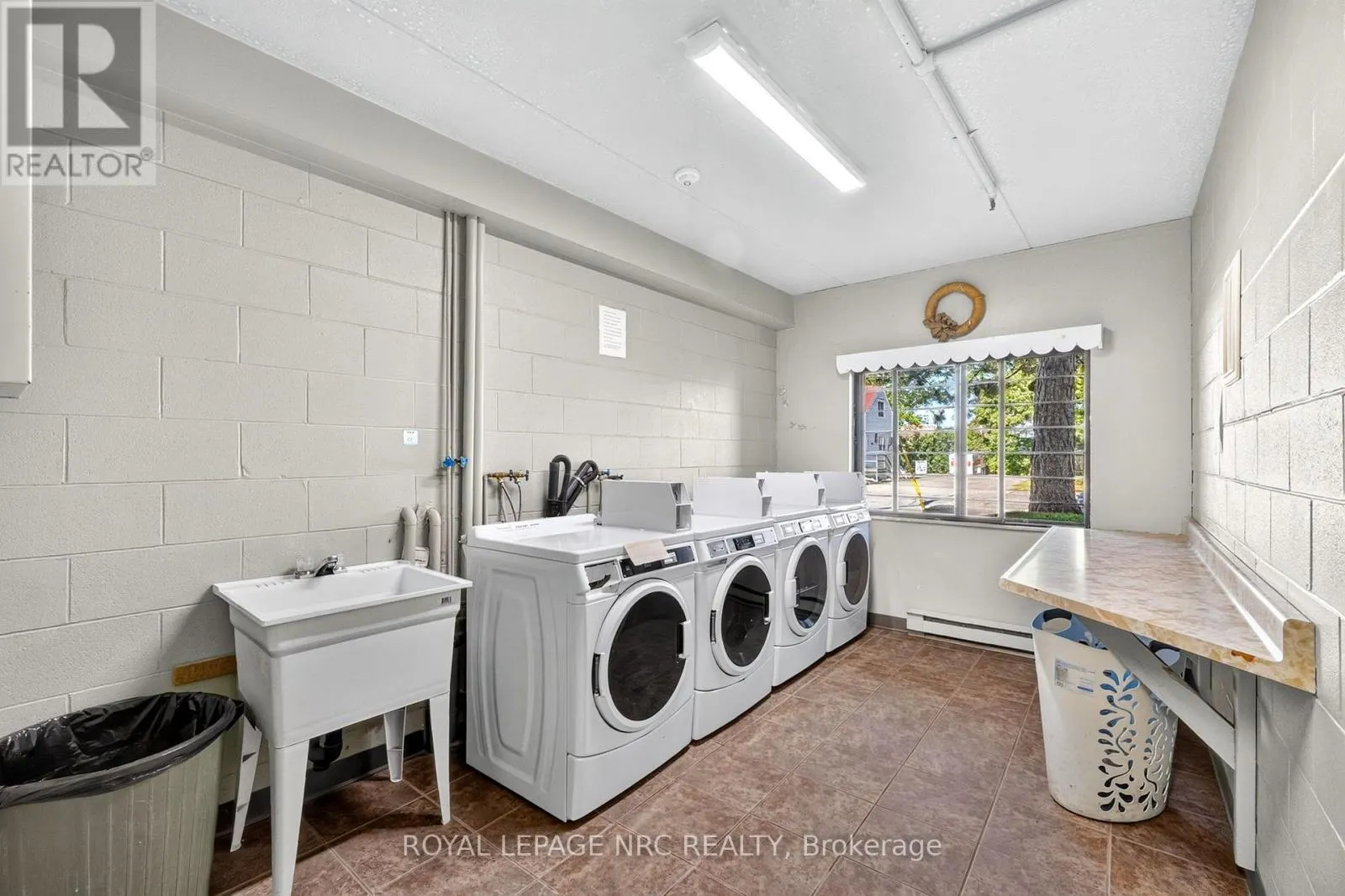 327 - 72 MAIN STREET E #327