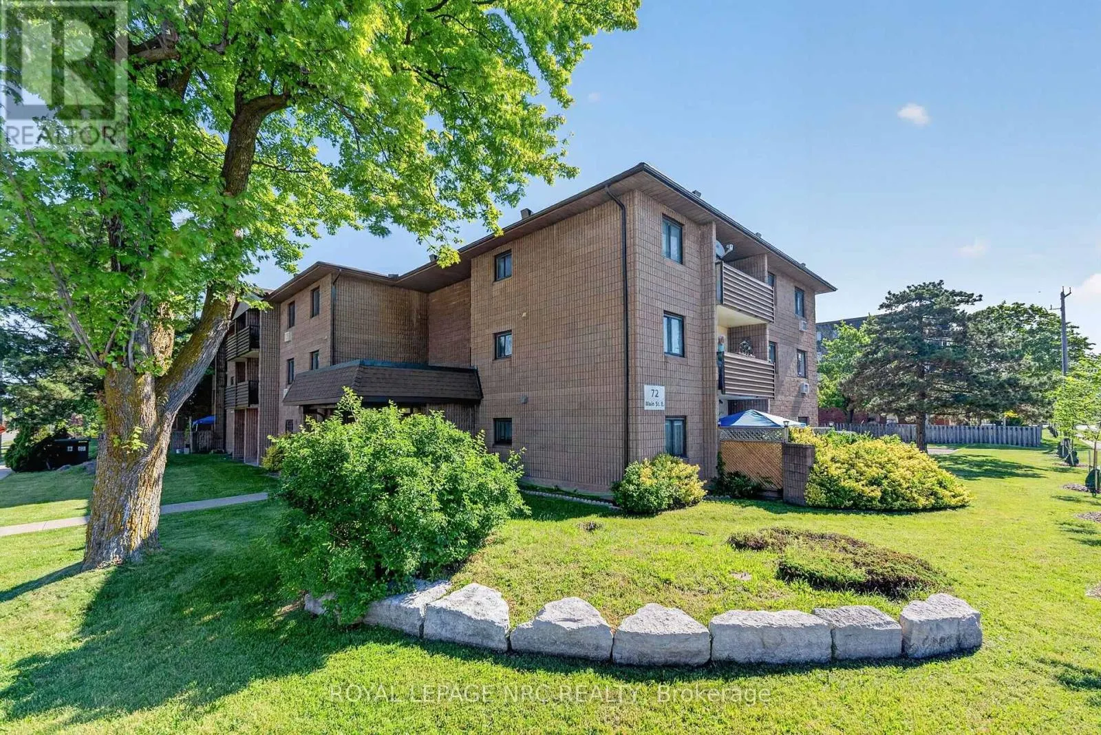 327 - 72 MAIN STREET E #327