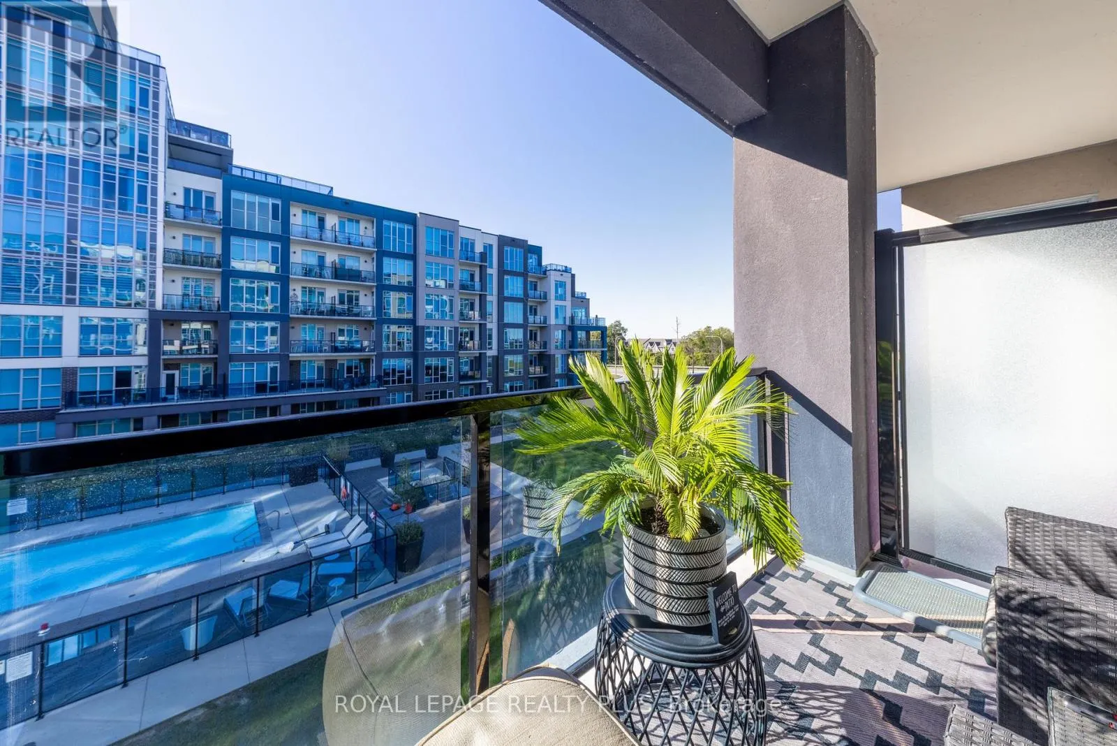 306 - 16 CONCORD PLACE