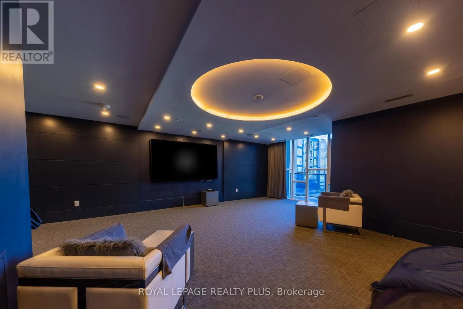 306 - 16 CONCORD PLACE
