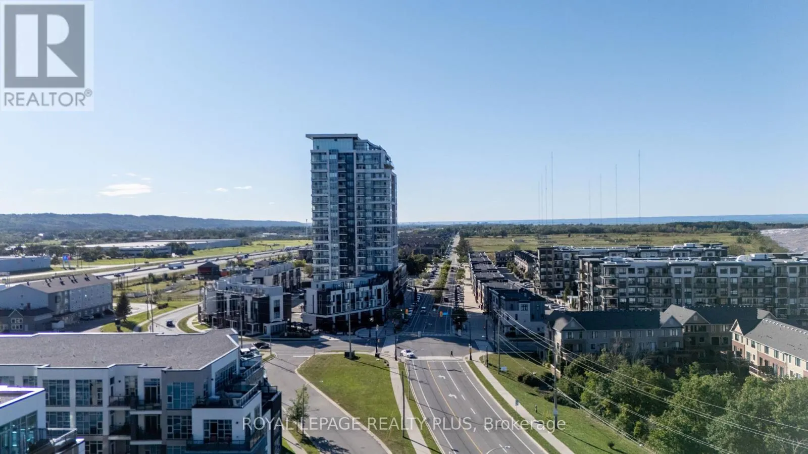 306 - 16 CONCORD PLACE