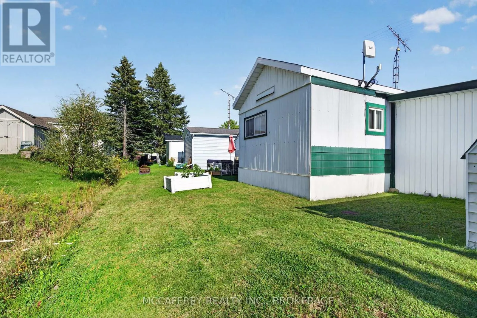 6 CEDAR STREET