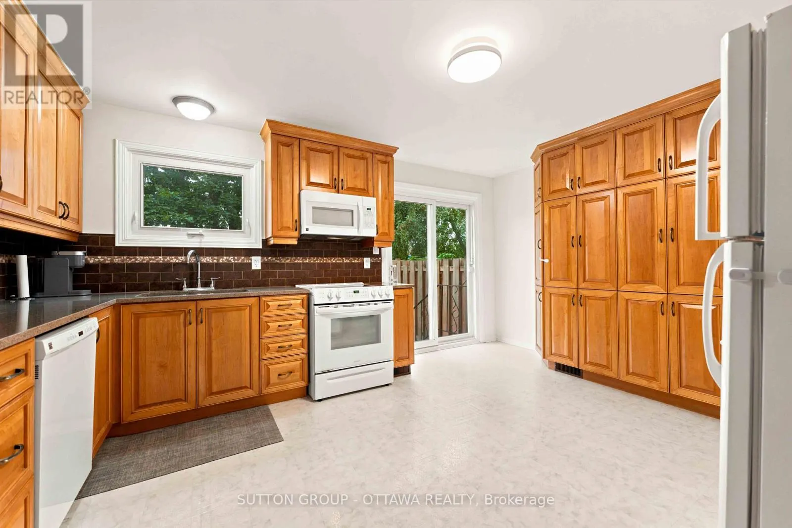 66 FIELDGATE DRIVE