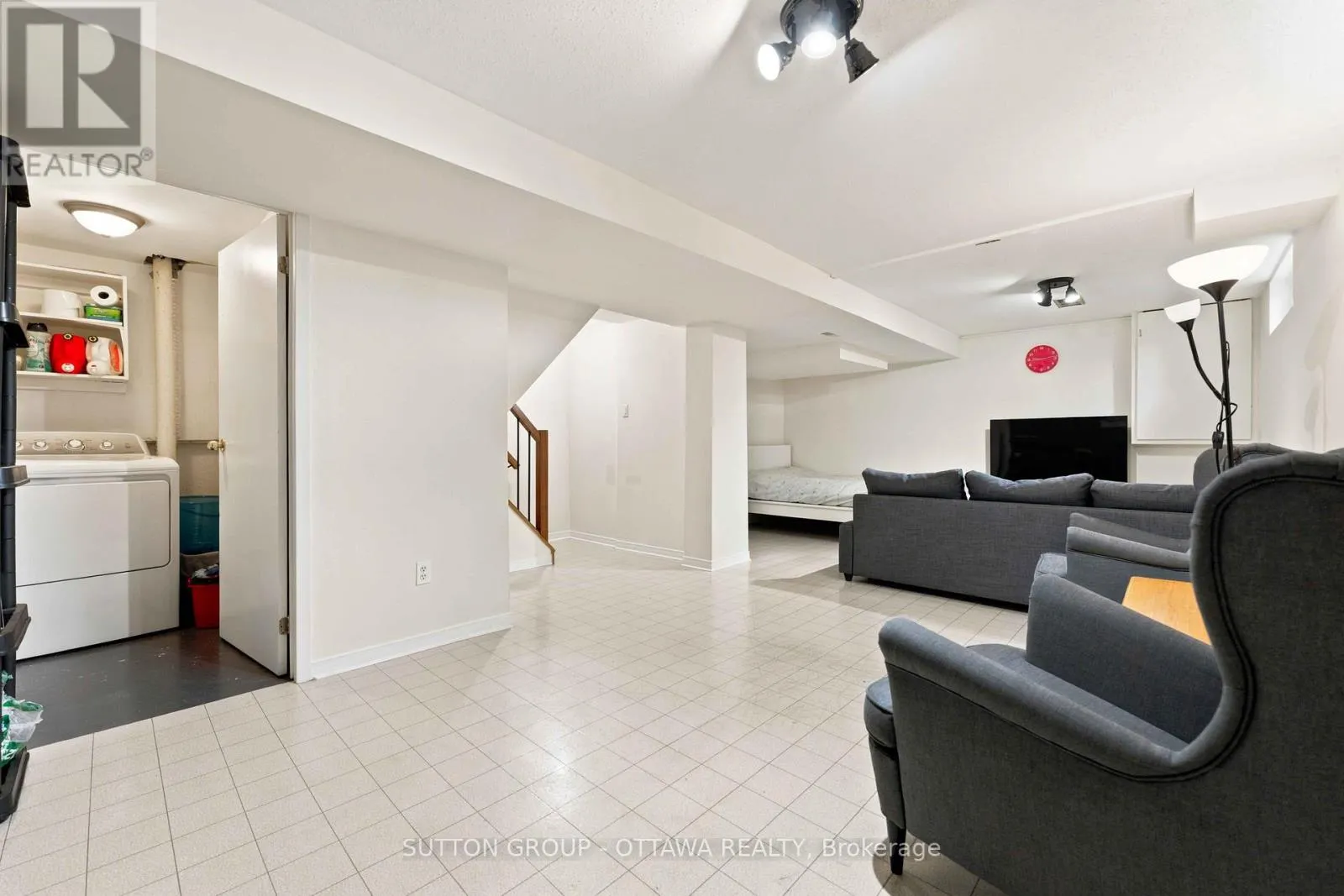 66 FIELDGATE DRIVE