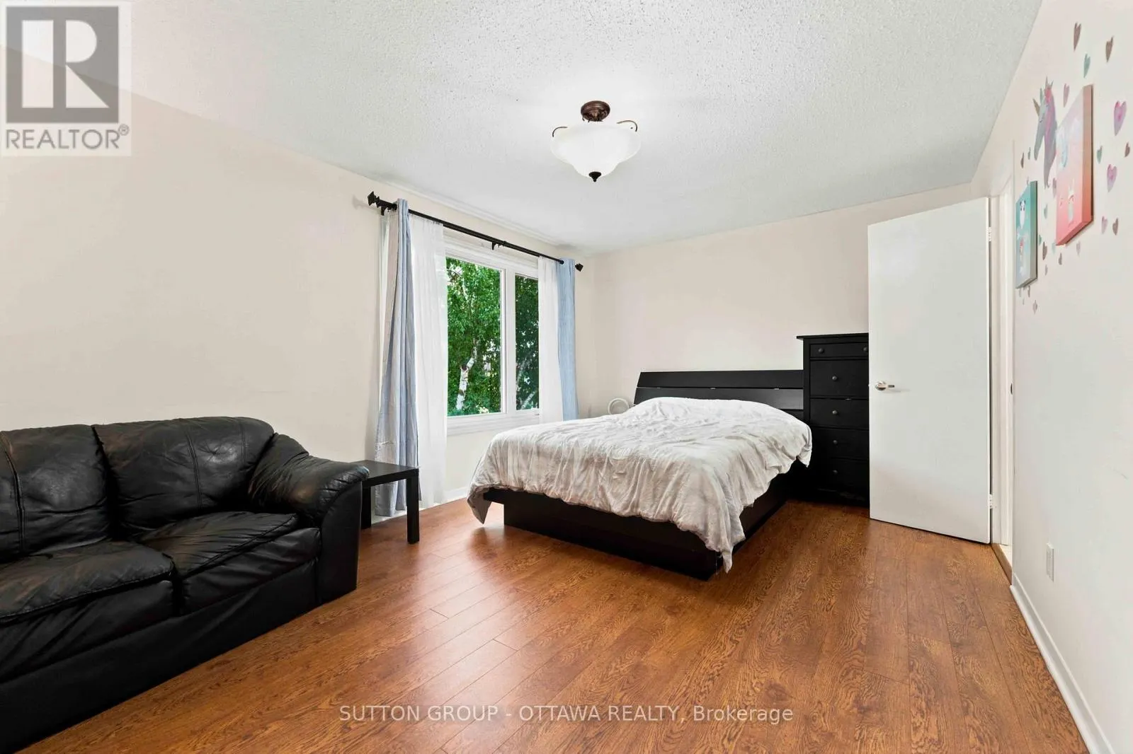 66 FIELDGATE DRIVE