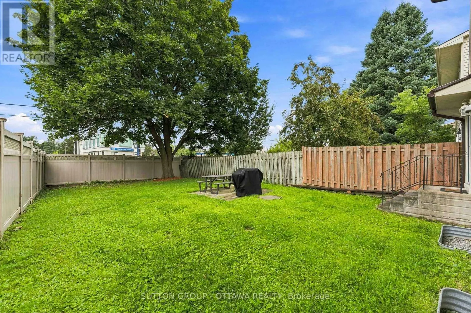 66 FIELDGATE DRIVE