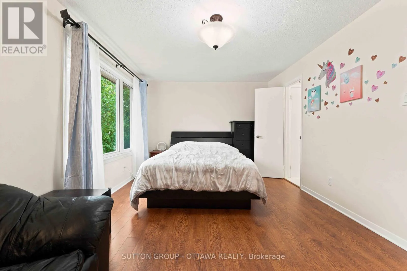 66 FIELDGATE DRIVE