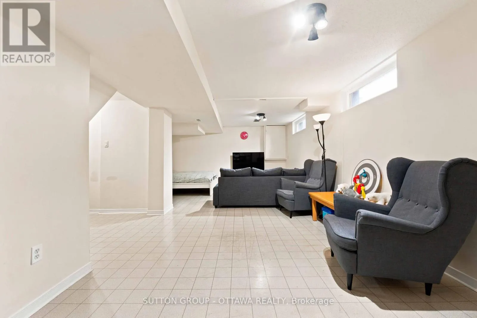 66 FIELDGATE DRIVE