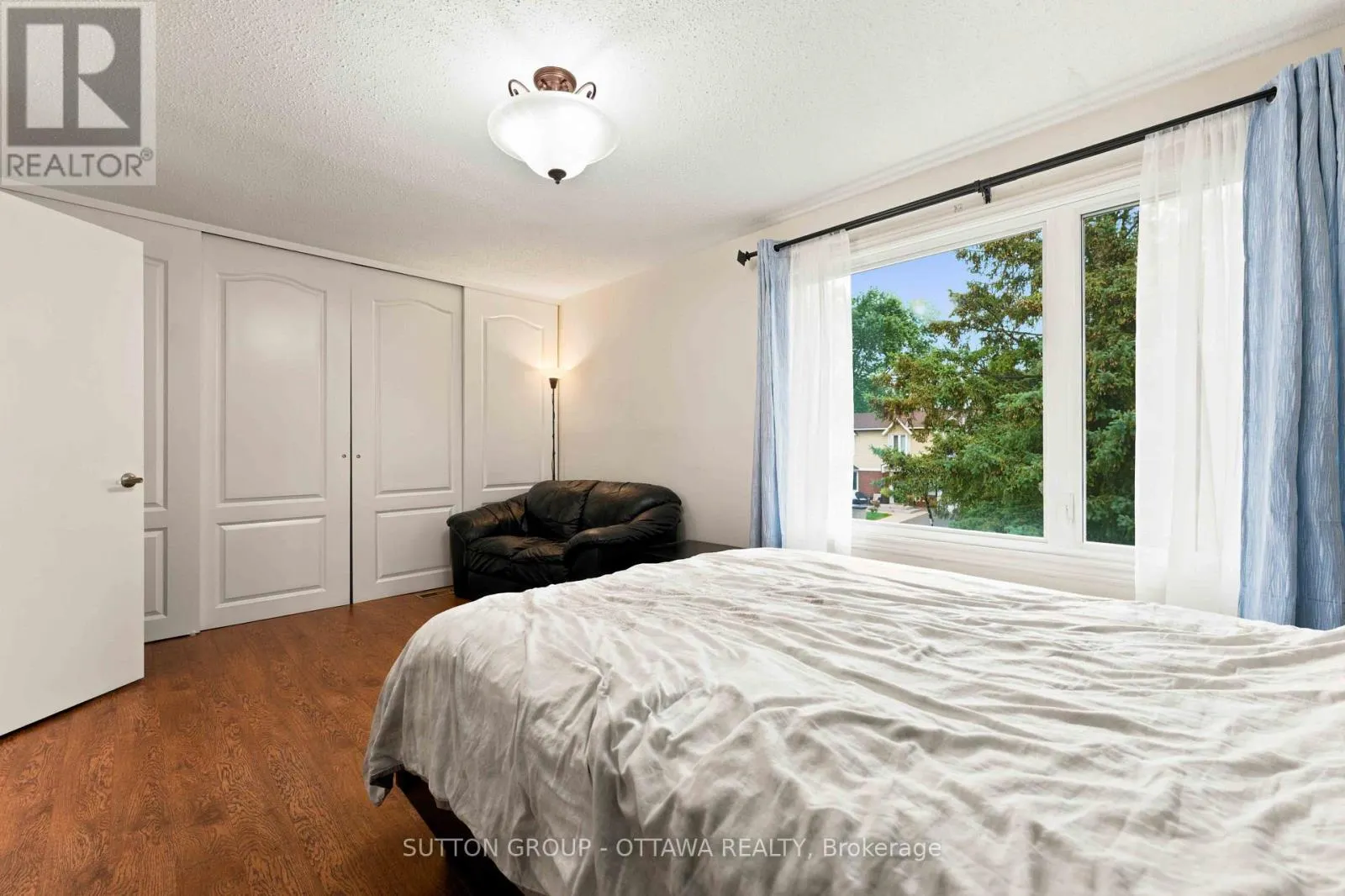 66 FIELDGATE DRIVE