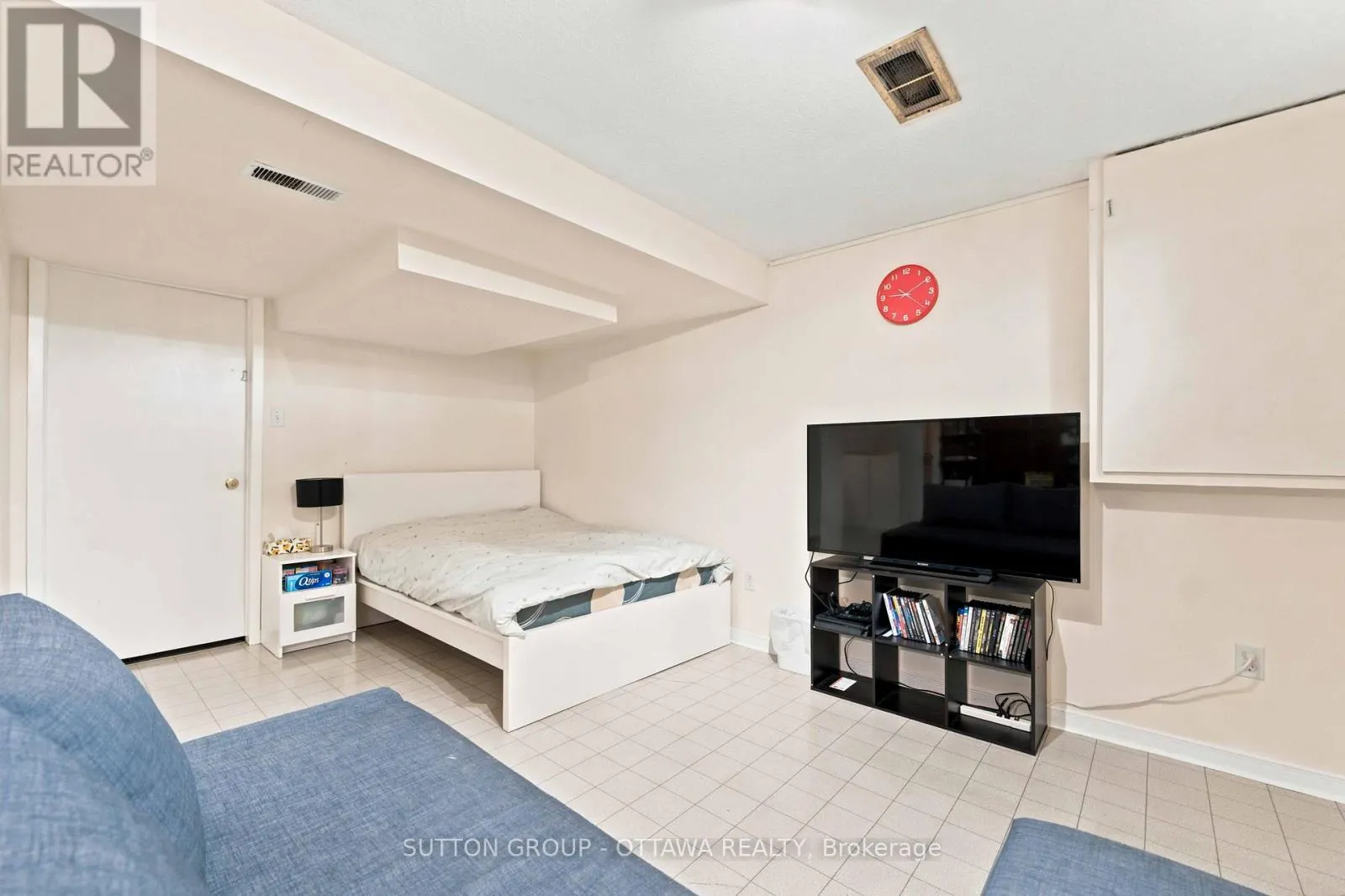 66 FIELDGATE DRIVE