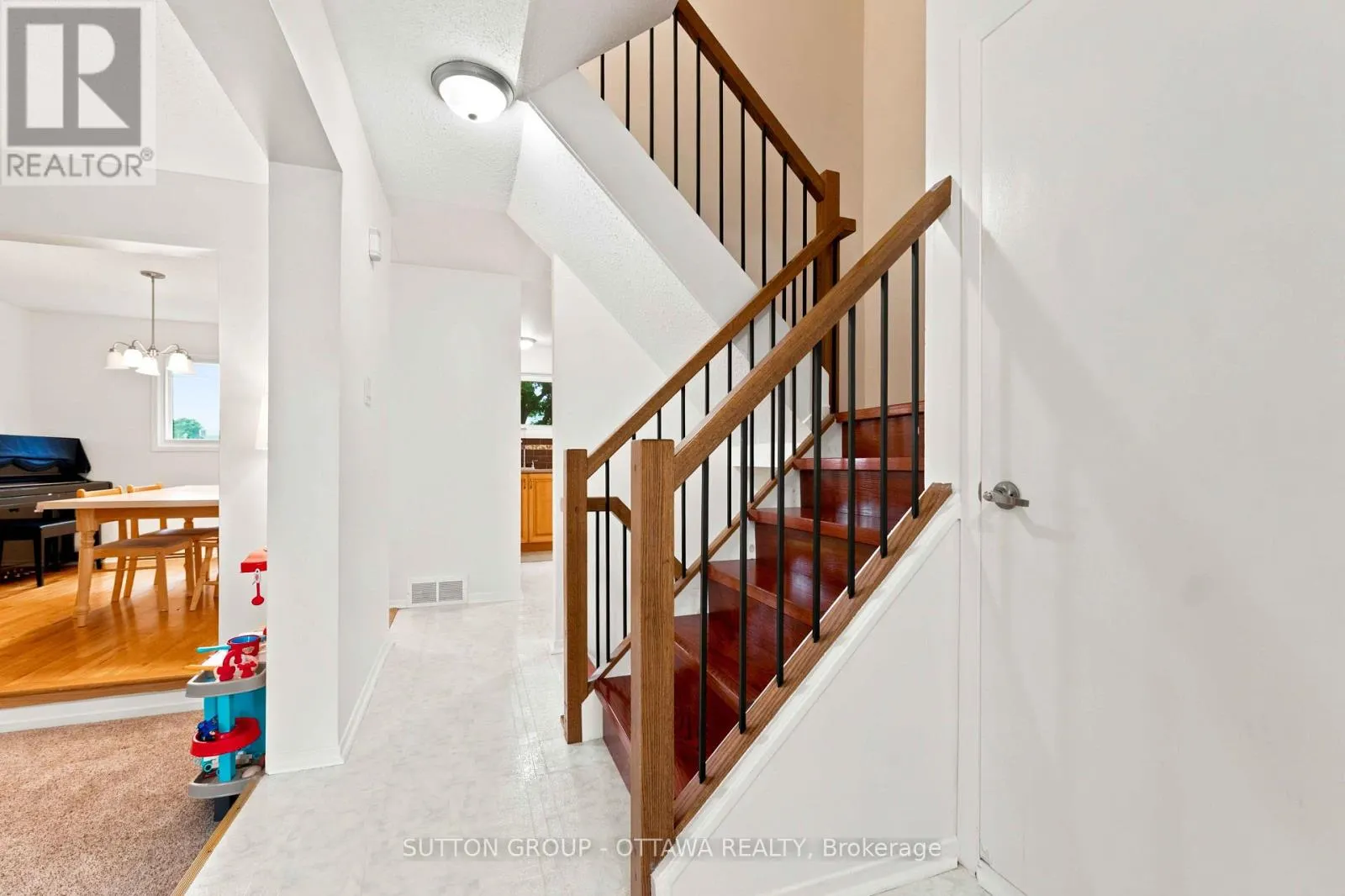 66 FIELDGATE DRIVE
