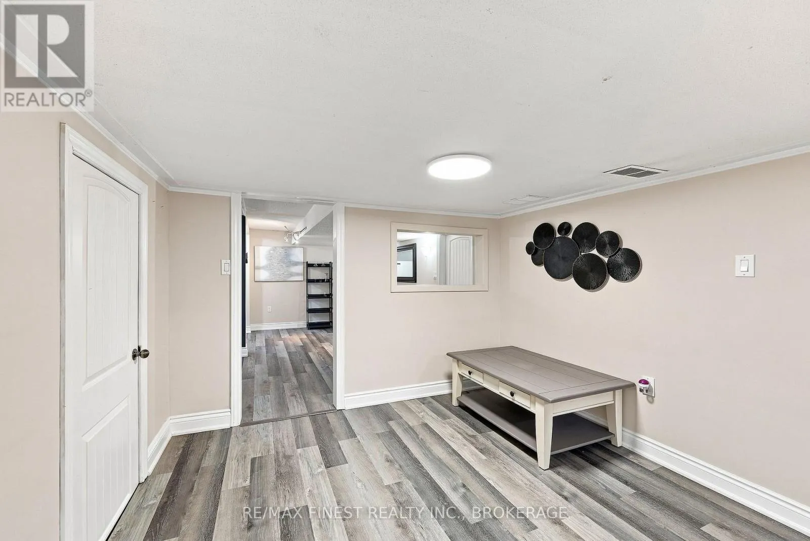 581 DIVISION STREET