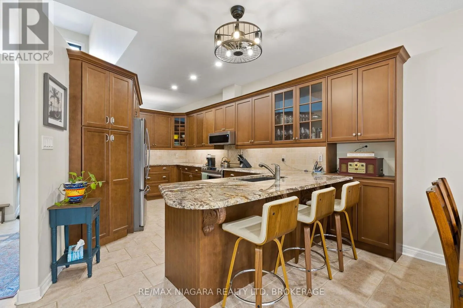 2487 WALKER COURT